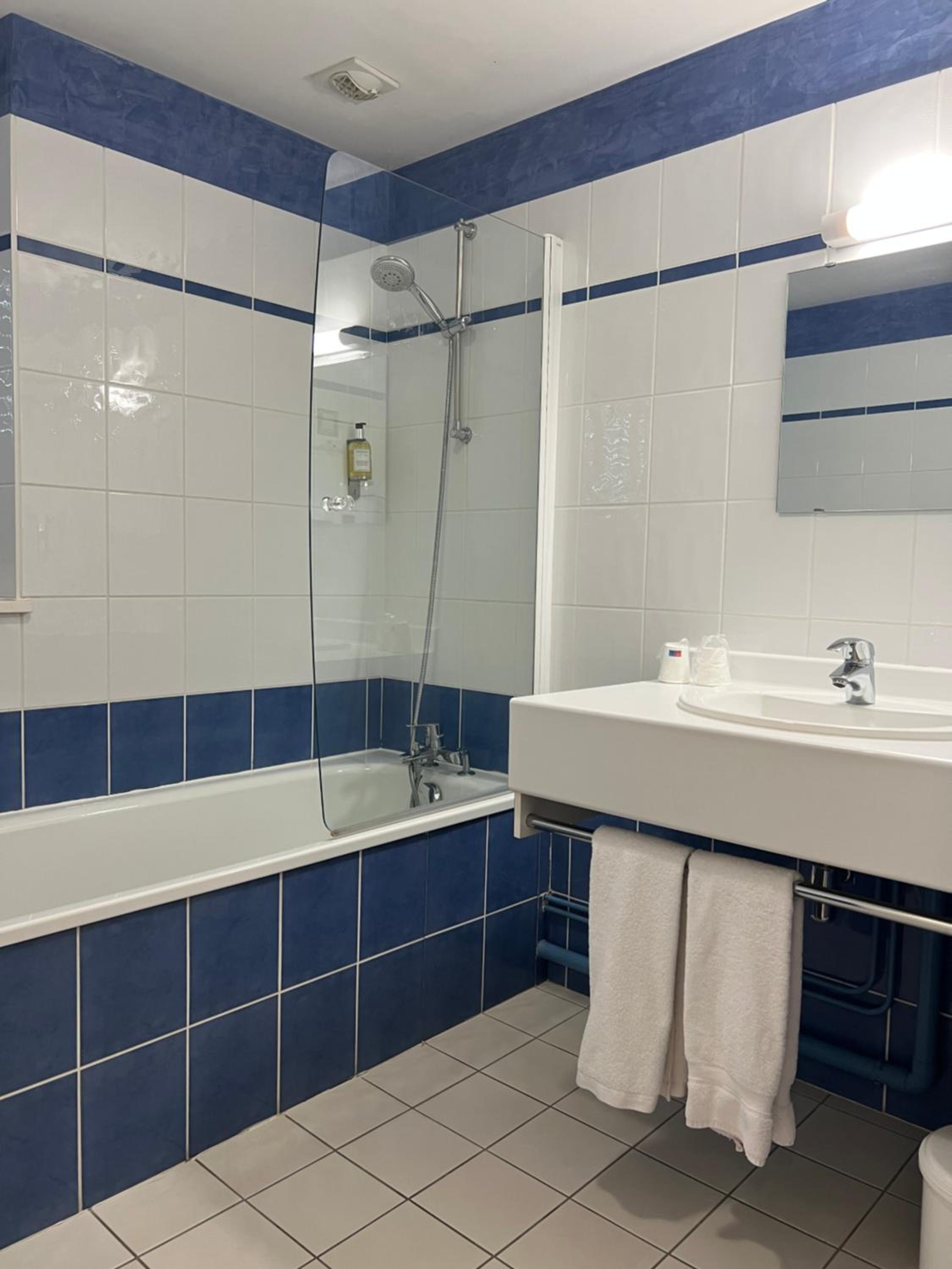 Triple Room with Bath photo 3