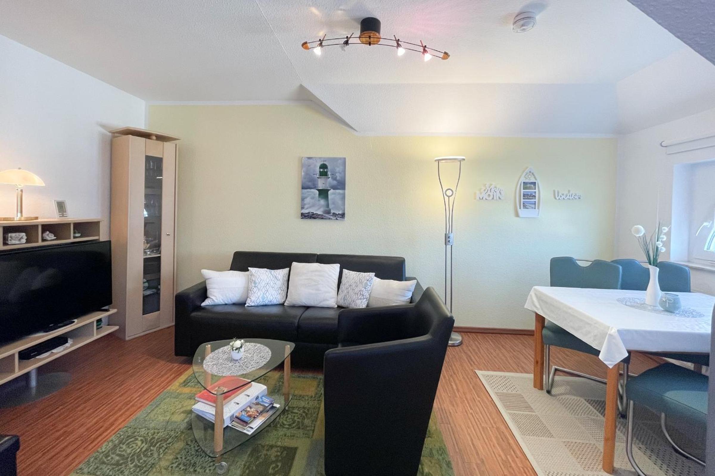 Apartment with Balcony photo 1
