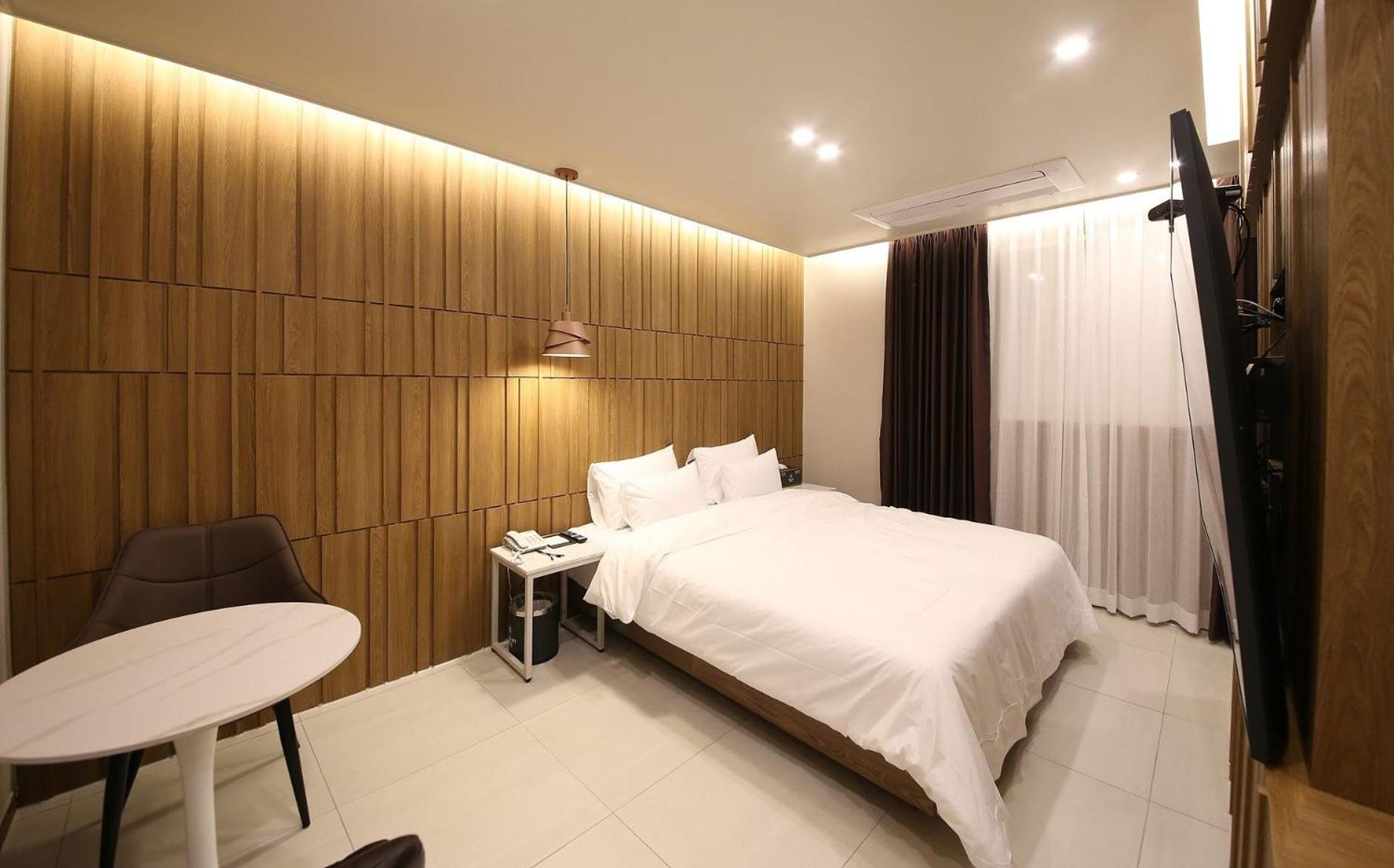 Suite with City View photo 3