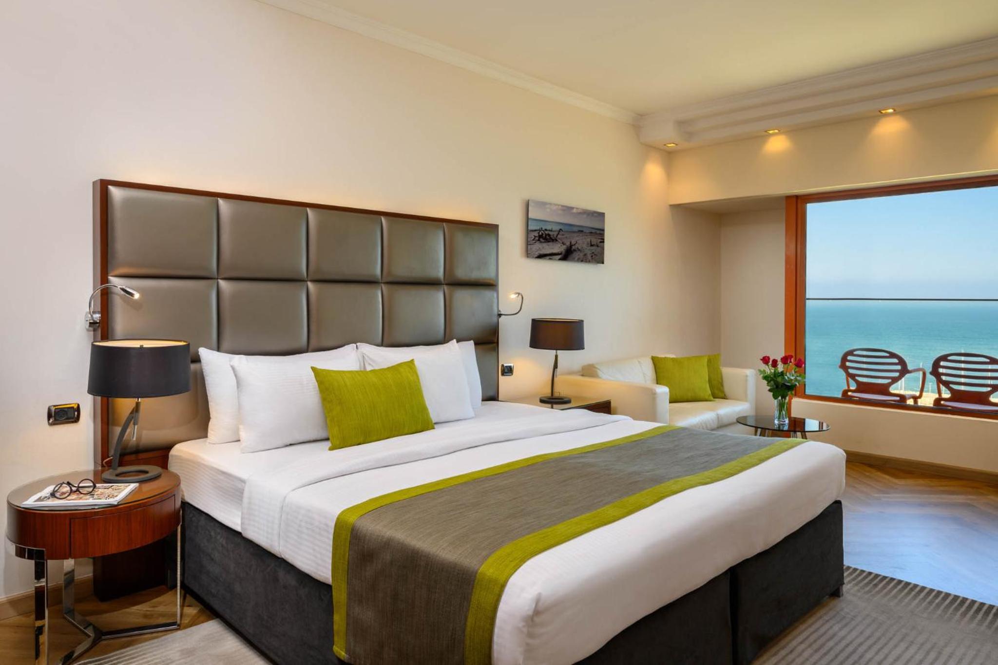 Deluxe Room with Balcony and Full Sea View - Photo 2