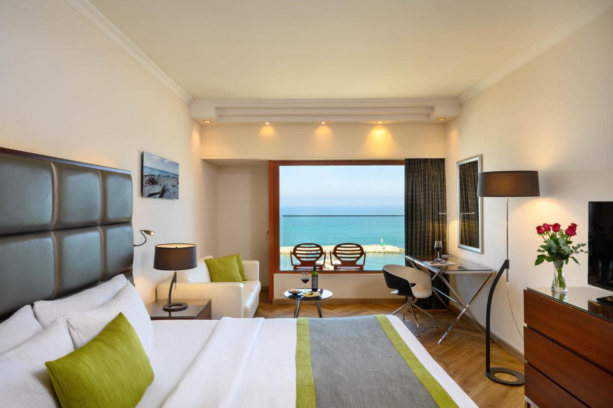Deluxe Room with Balcony and Full Sea View - Photo 1