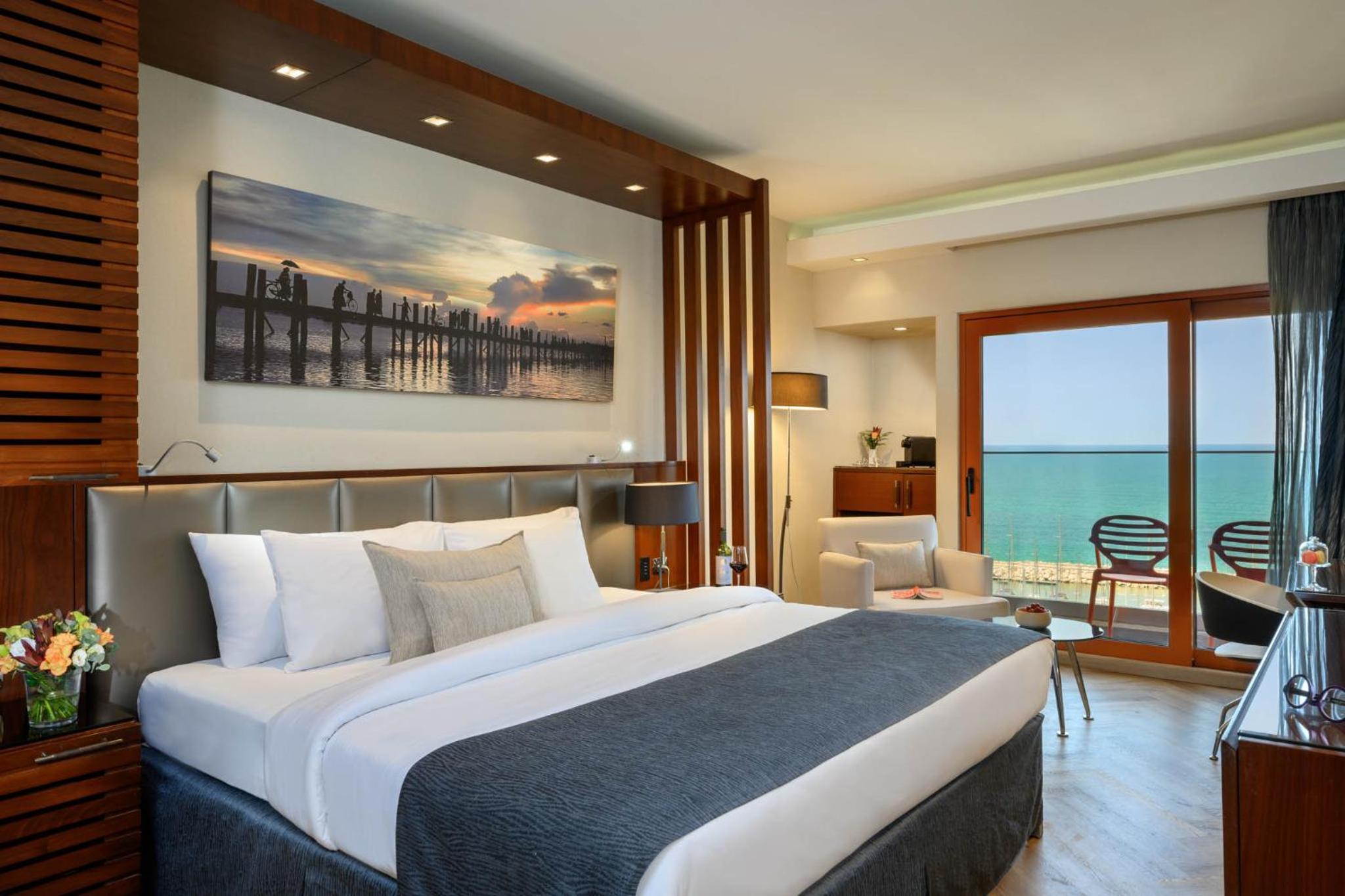 Royal Executive Room with Full Sea View - Photo 3