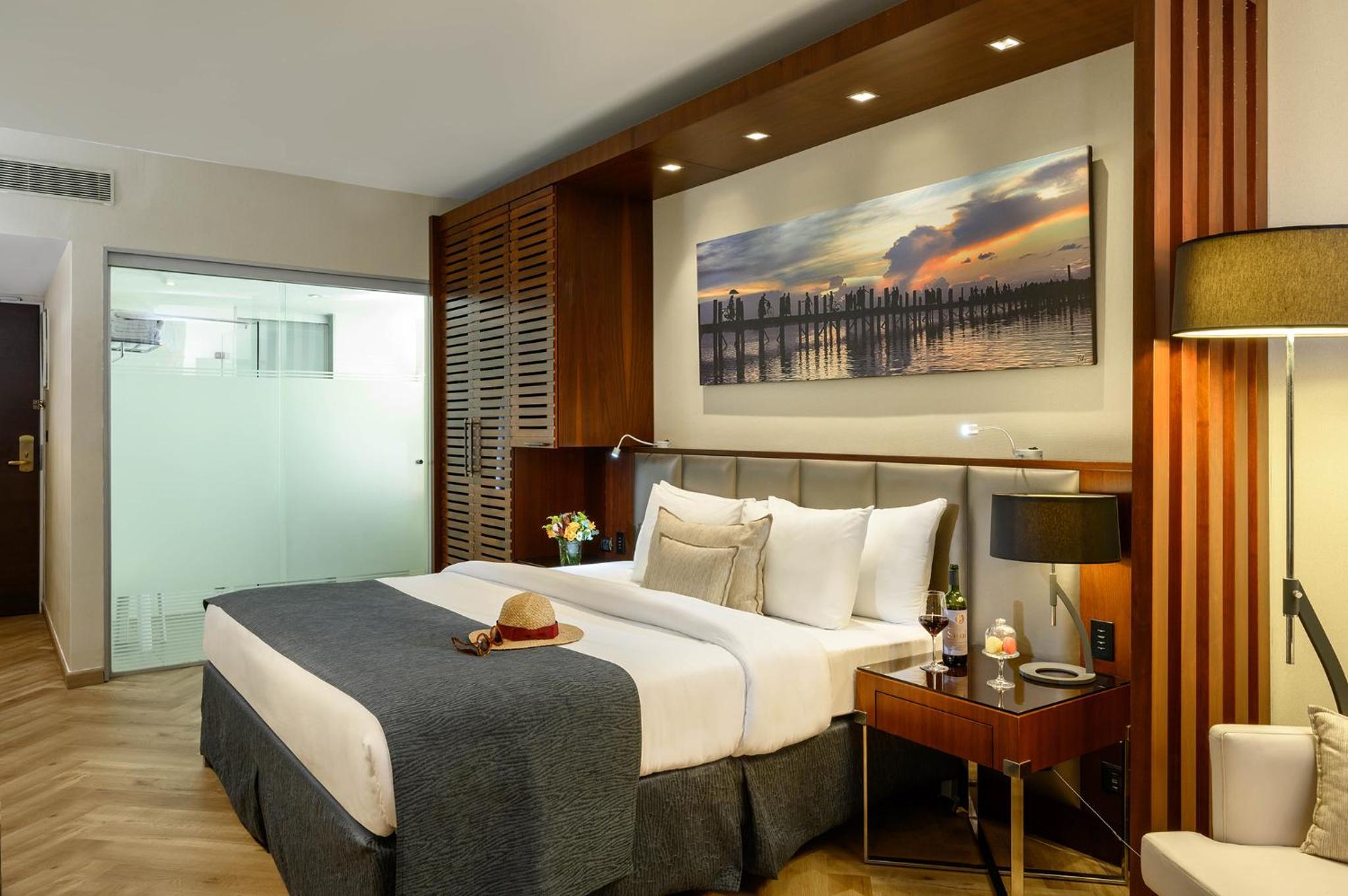 Royal Executive Room with Partial  Sea view - Photo 2