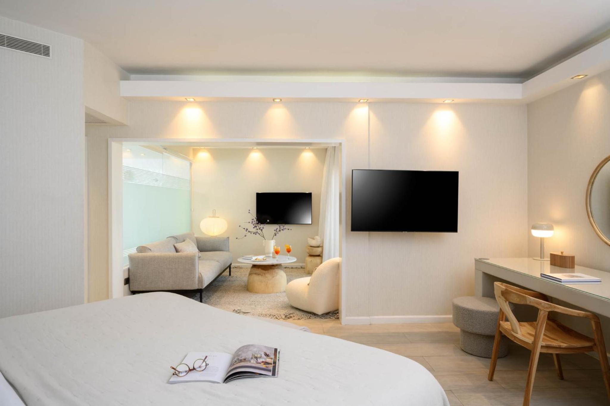 Honeymoon Suite - Photo 6