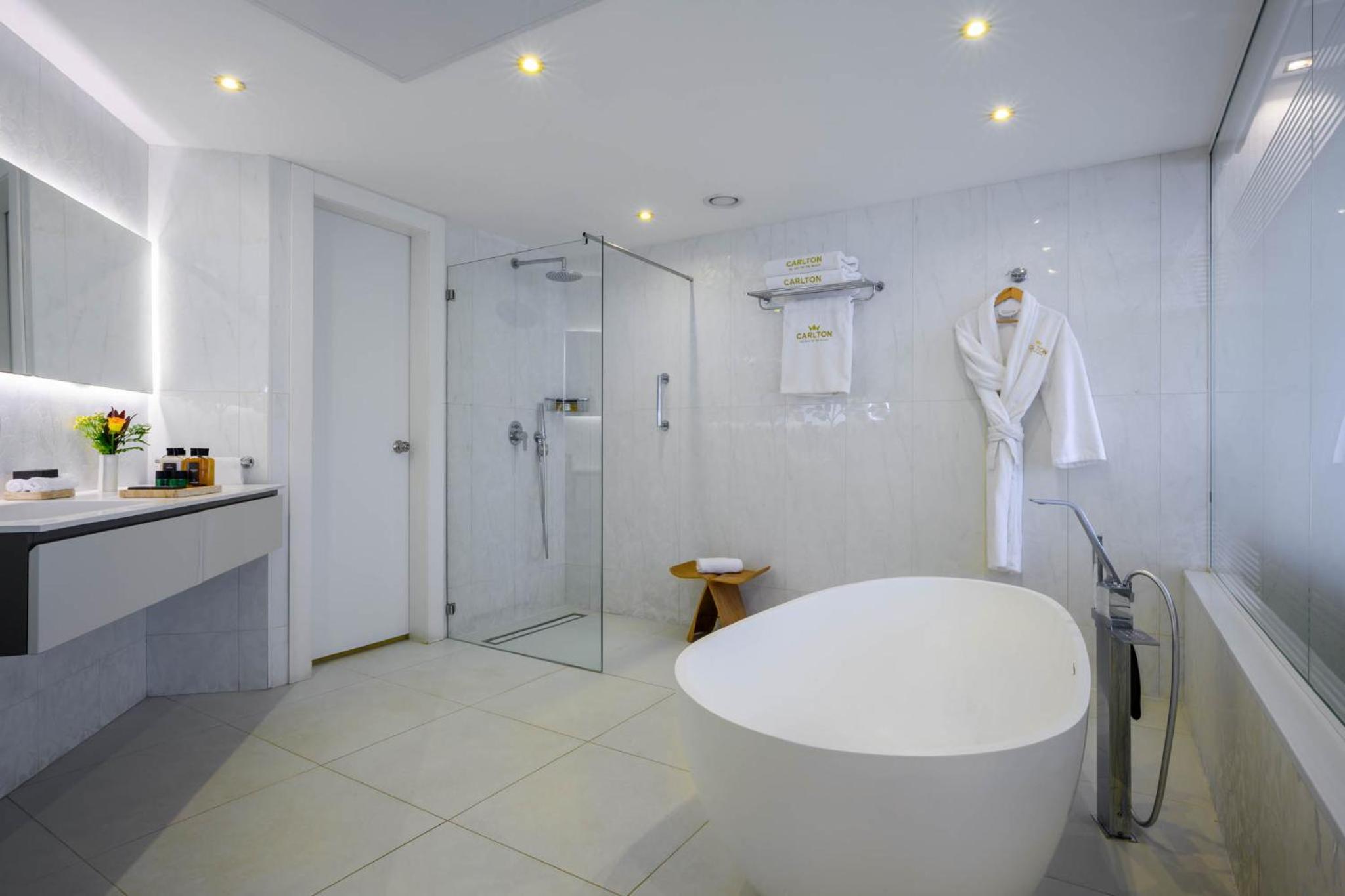 Honeymoon Suite - Photo 2