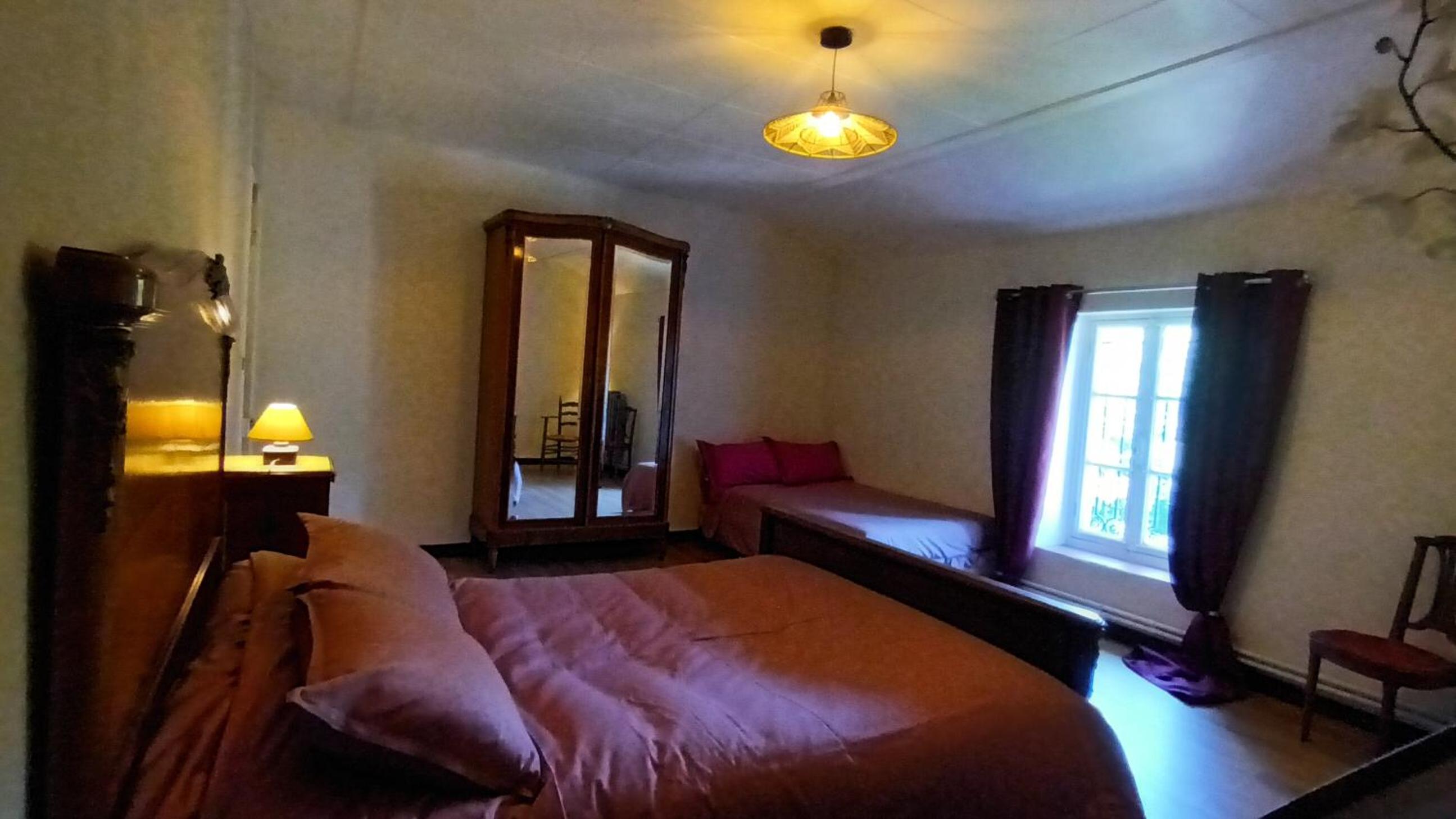 Double Room with Shared Bathroom photo 2