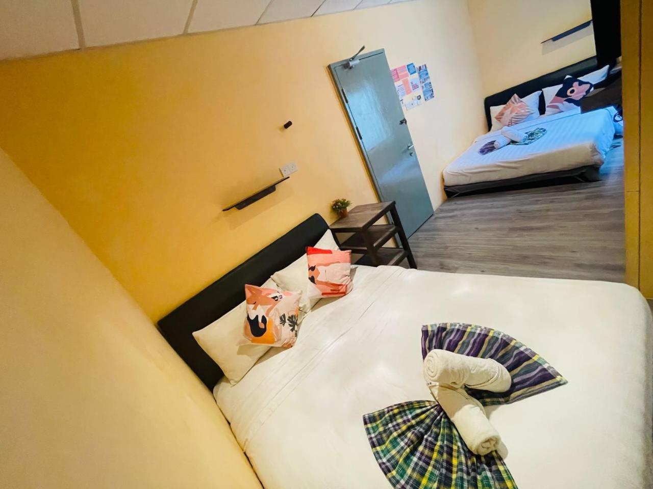 Queen Room with Two Queen Beds photo 3
