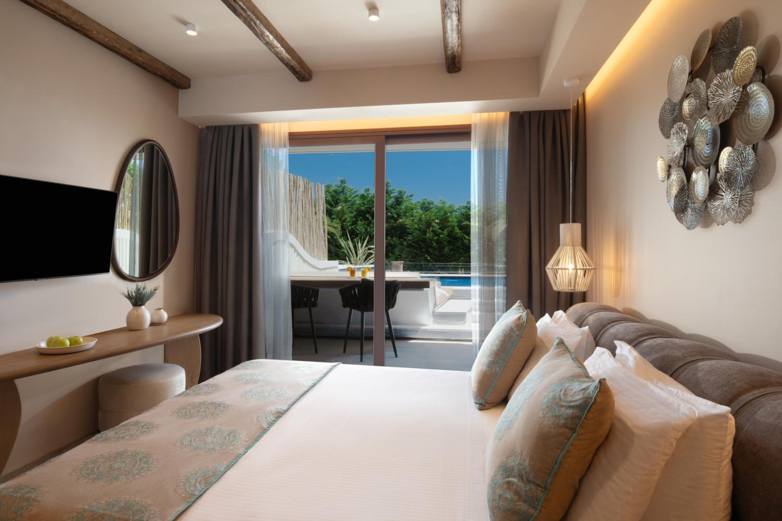 Deluxe Suite with Sea View photo 2