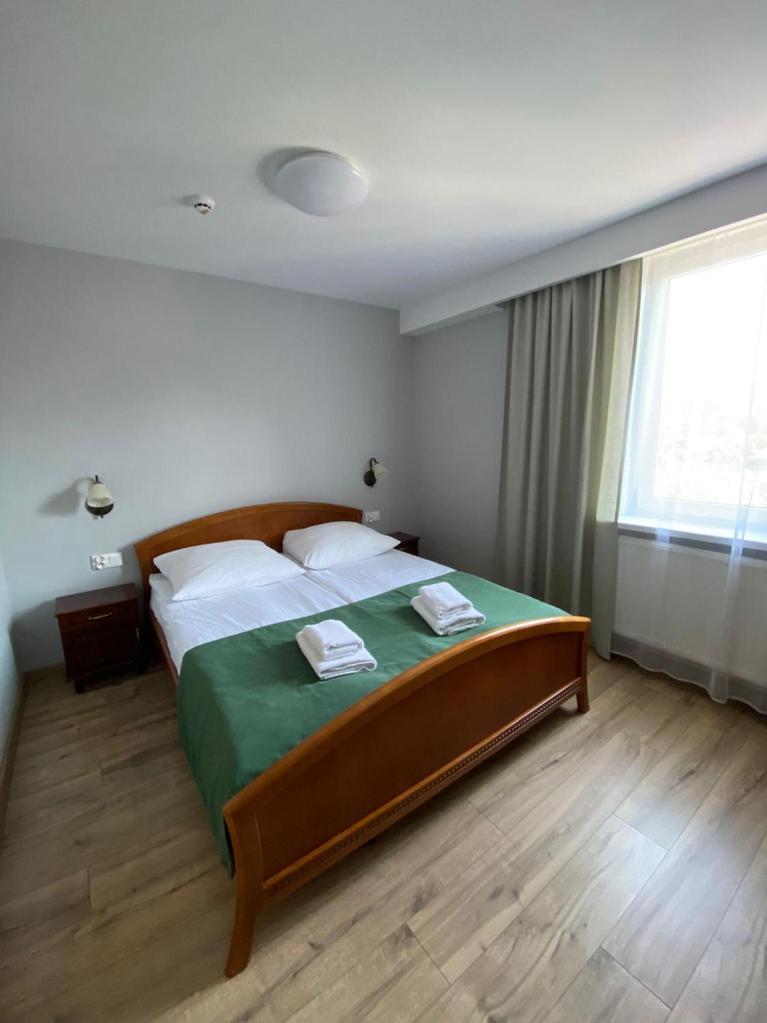 One-Bedroom Apartment - Photo 3