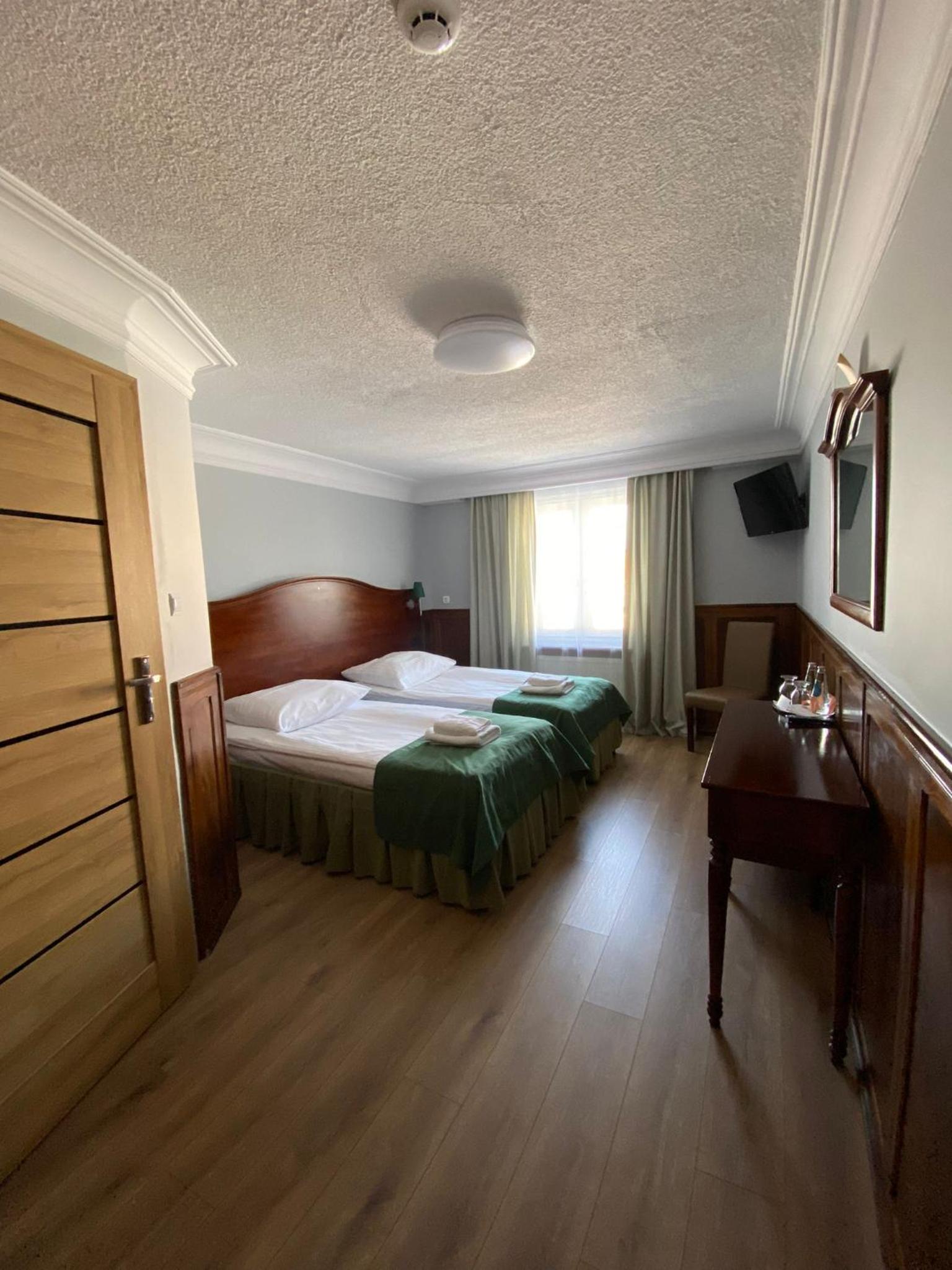 Twin Room - Photo 1