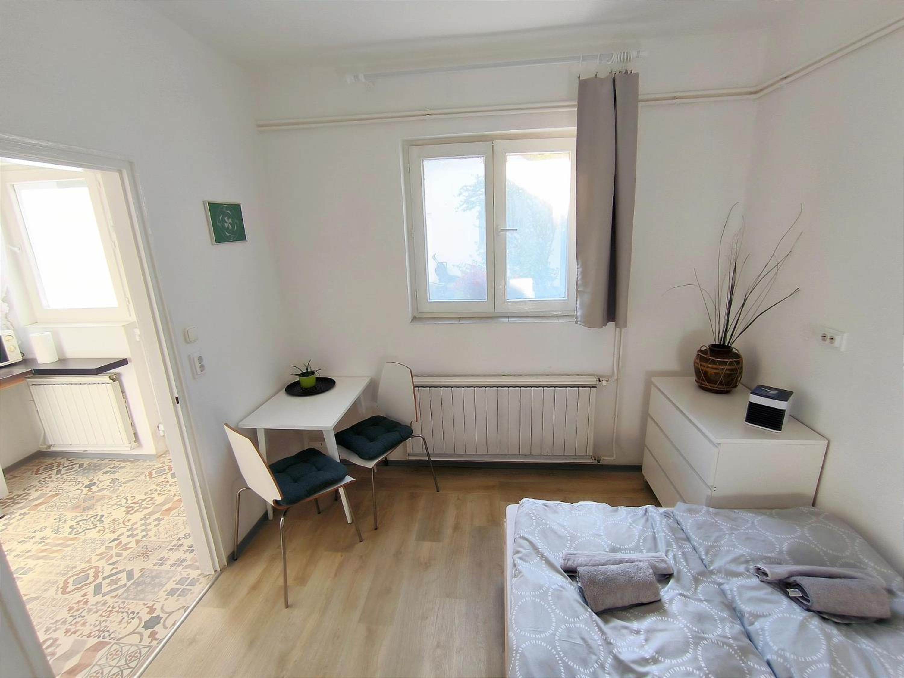 Apartment with Balcony - Photo 10