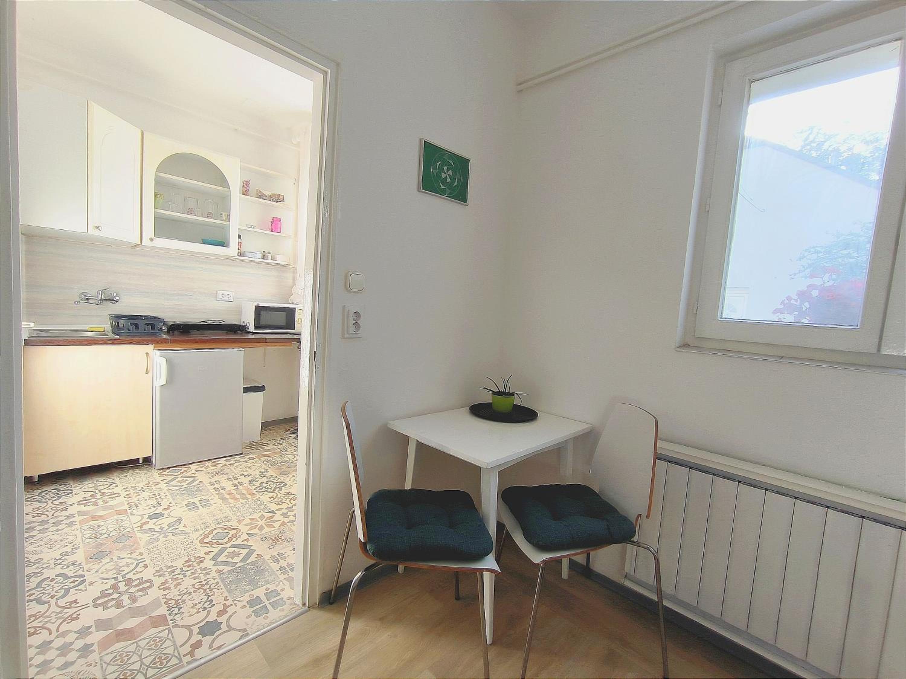 Apartment with Balcony - Photo 11