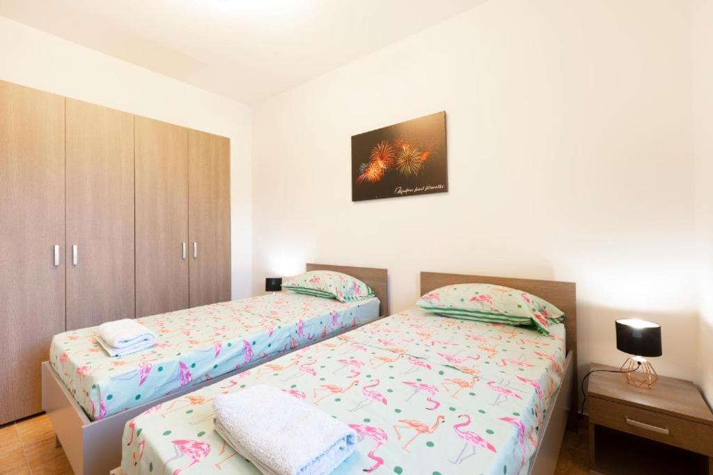 Three-Bedroom House photo 3