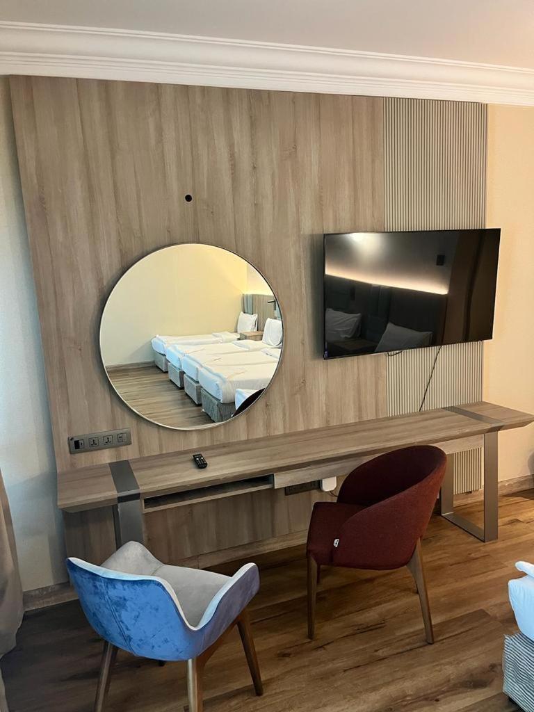 Deluxe Family Suite
