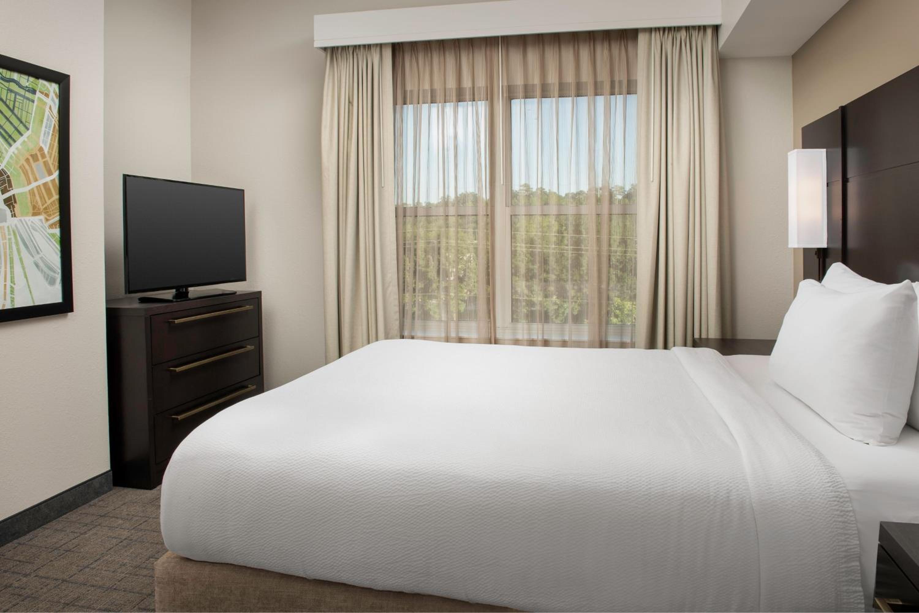 Two-Bedroom Suite - Photo 4