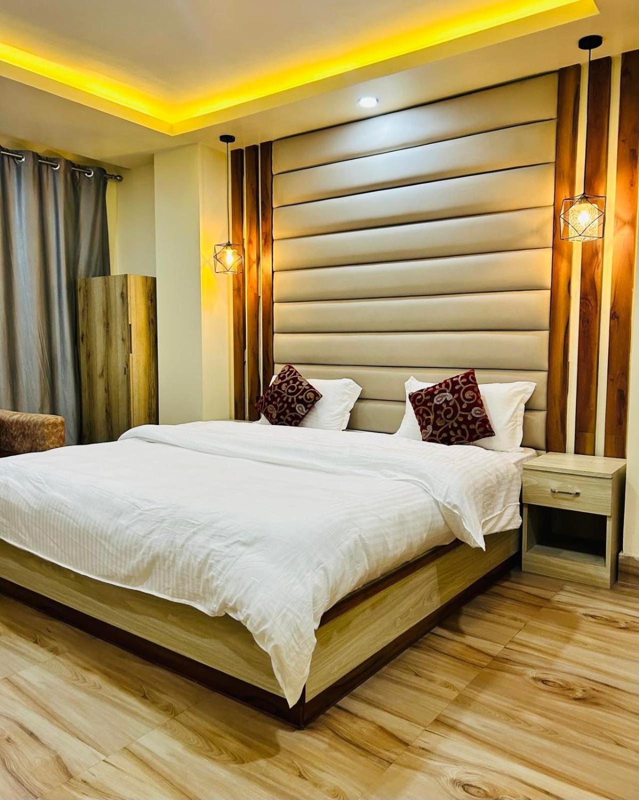Superior King Room