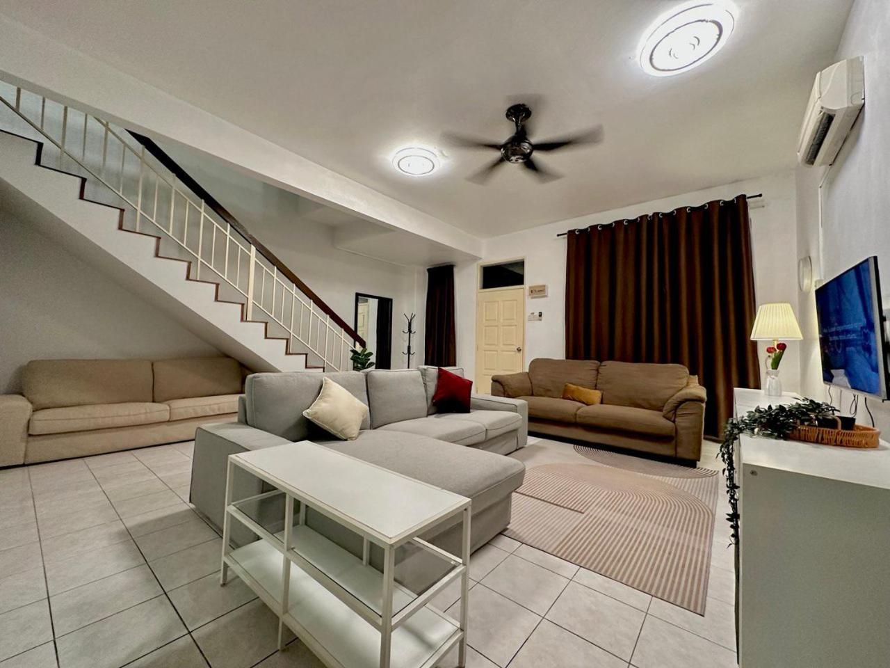 Four-Bedroom House photo 1