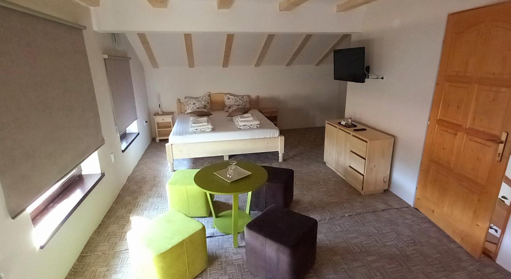 Quadruple Room with Mountain View - Photo 17