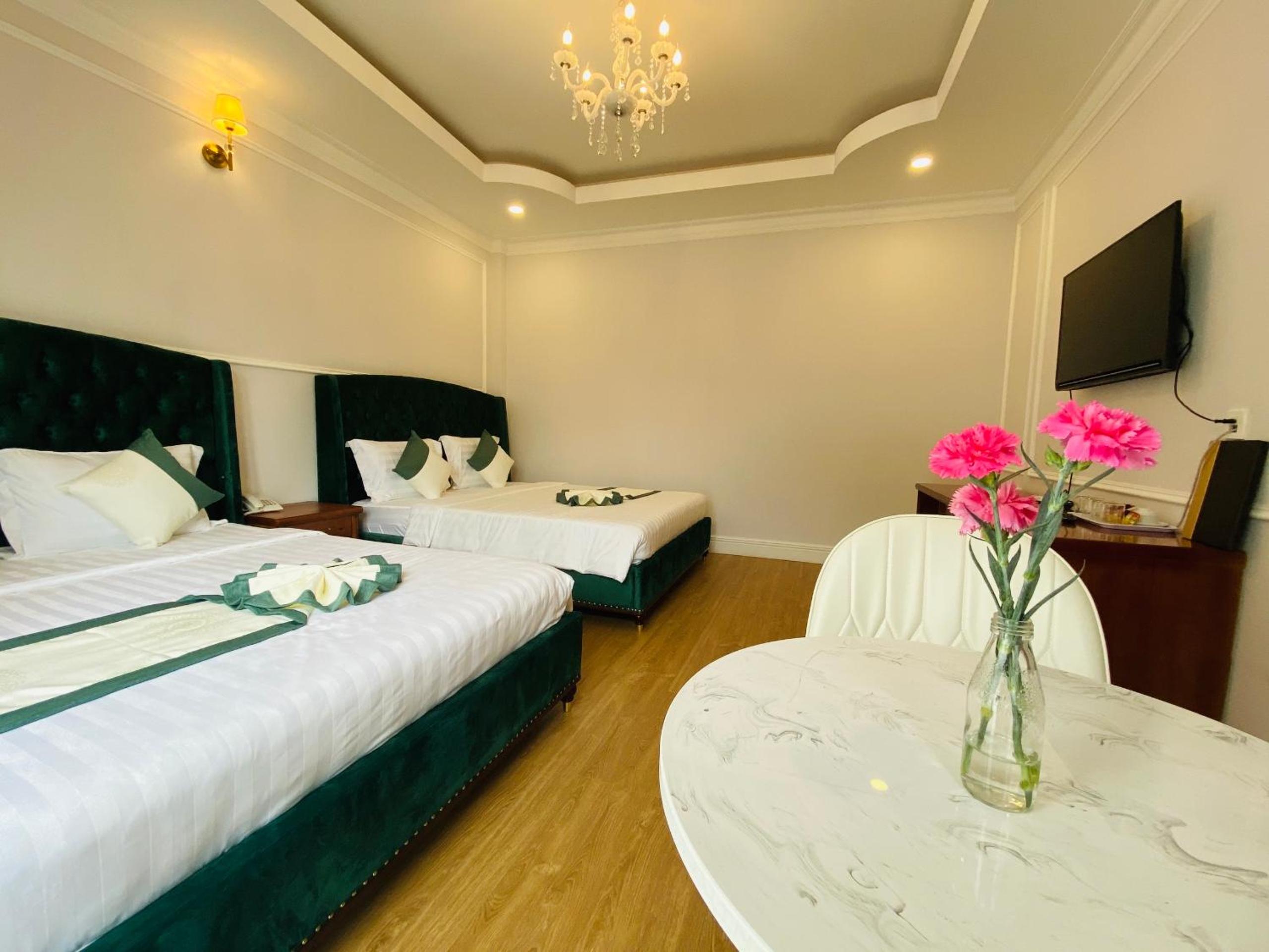 Deluxe Family Room