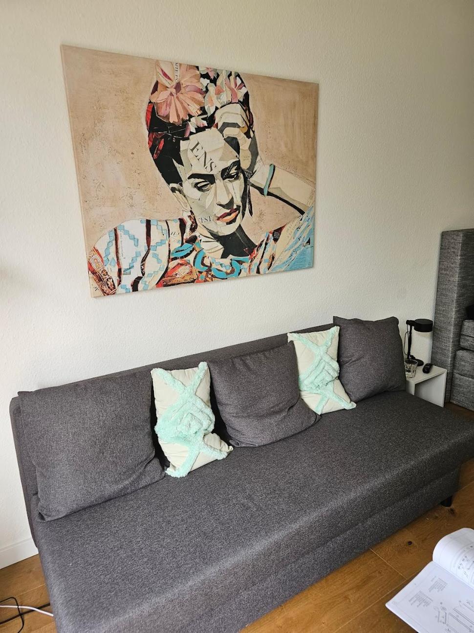 One-Bedroom Apartment photo 2