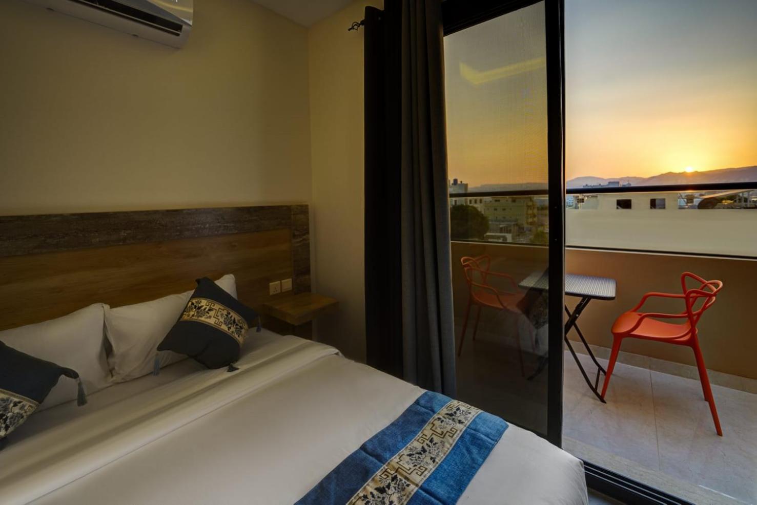 Deluxe Double Room with Balcony photo 2