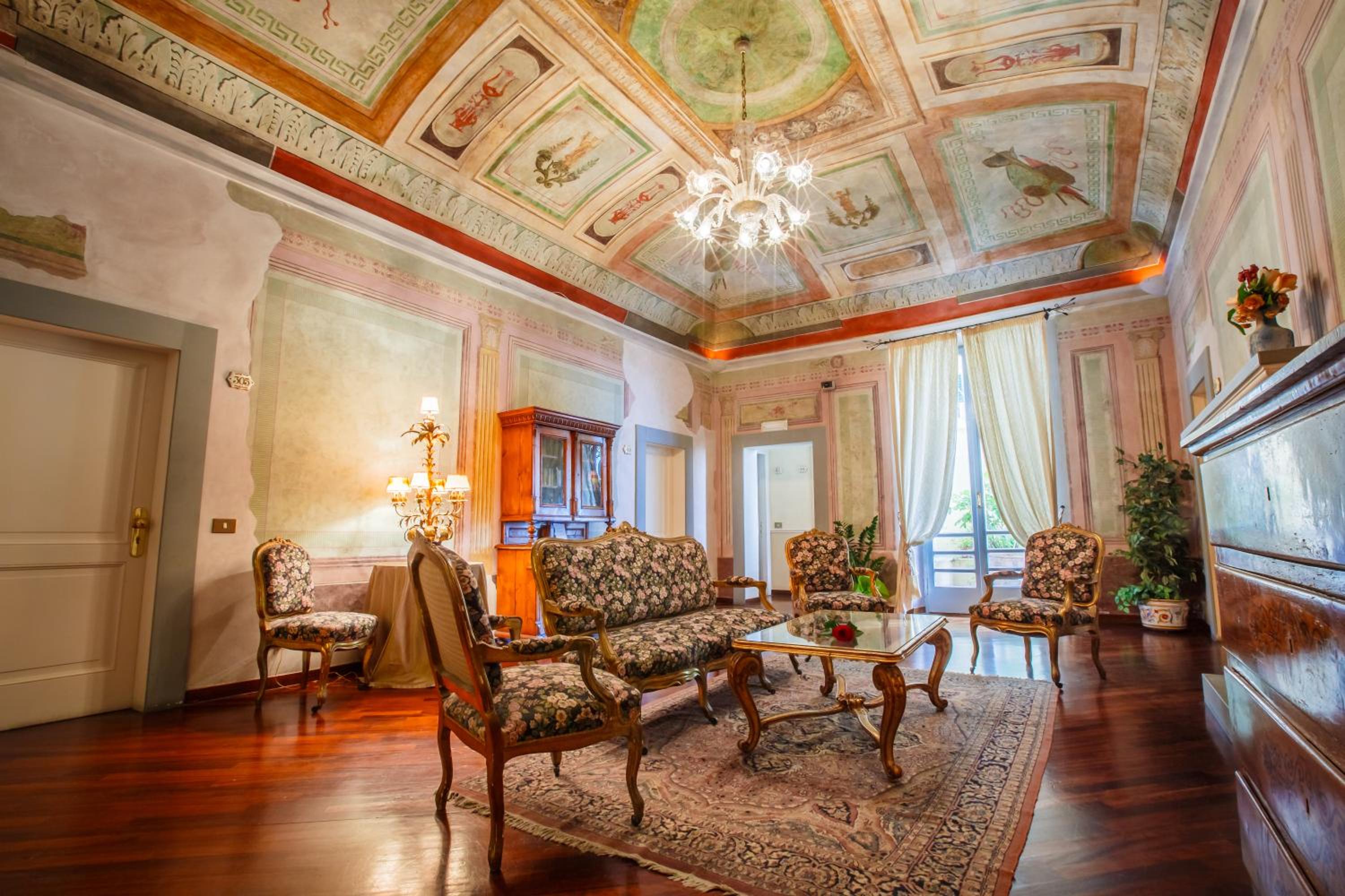 Standard Triple Room - Photo 3