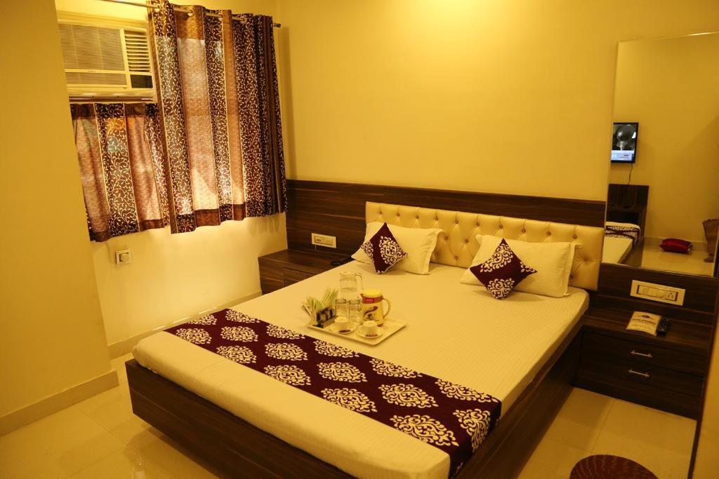 Deluxe Double Room (2 Adults + 1 Child) photo 3