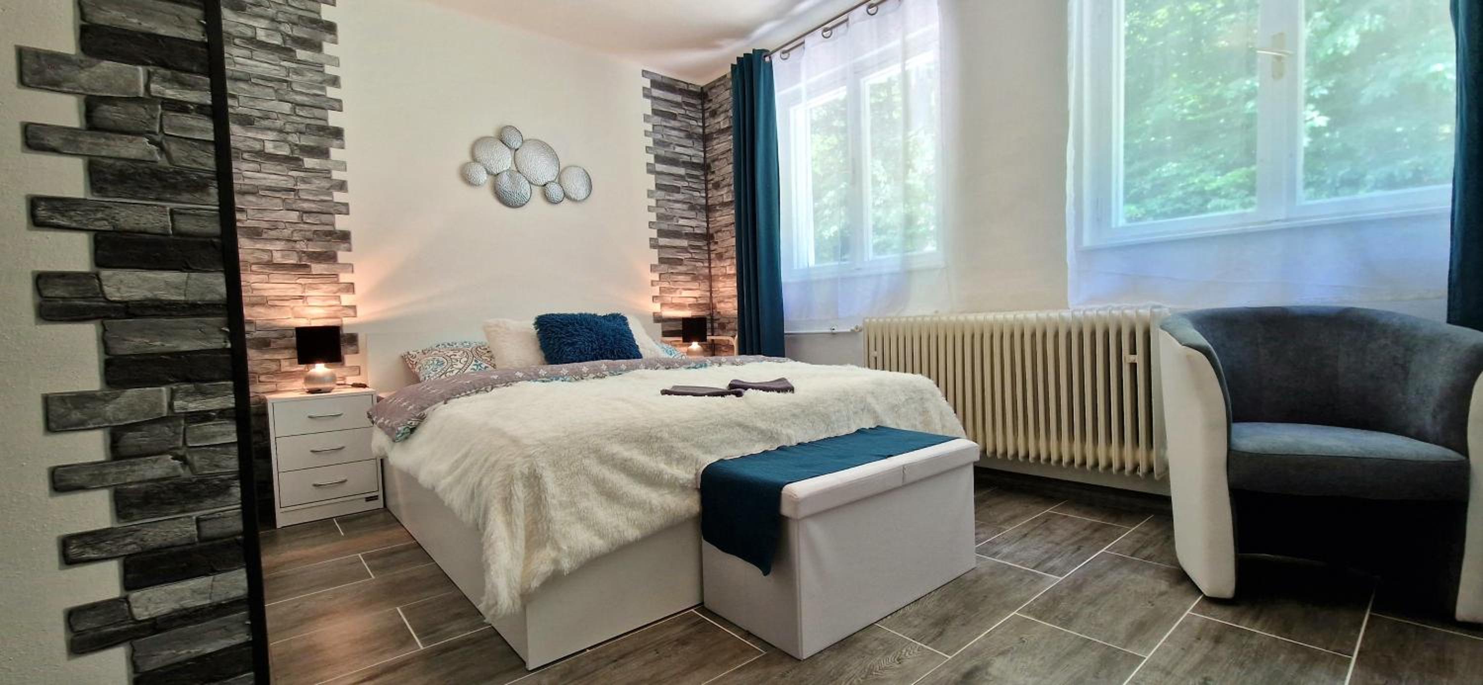 Deluxe King Room photo 1