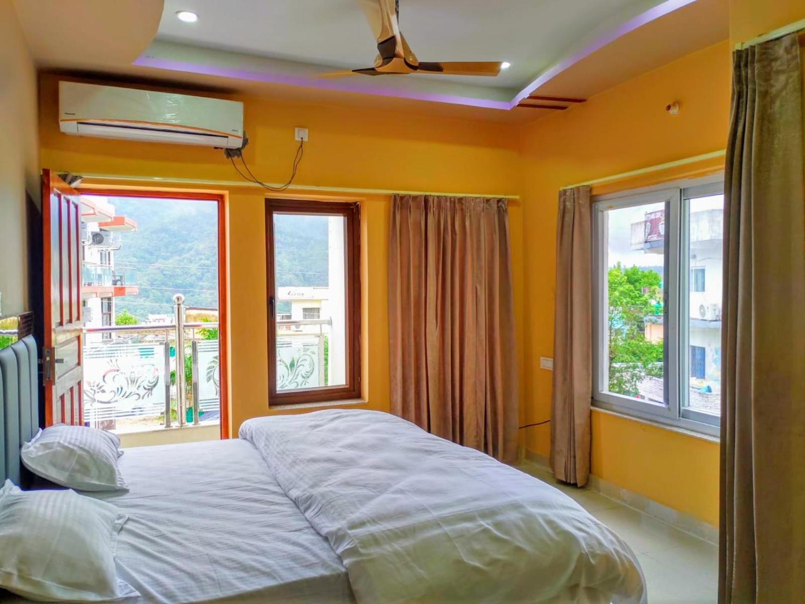 Deluxe Double Room with Balcony photo 1