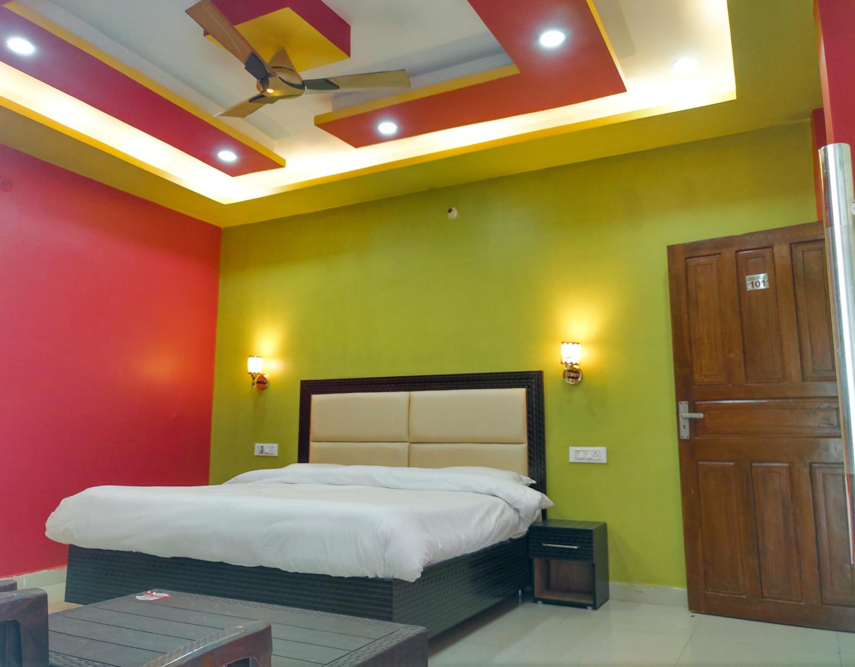 Deluxe Double Room with Balcony photo 1