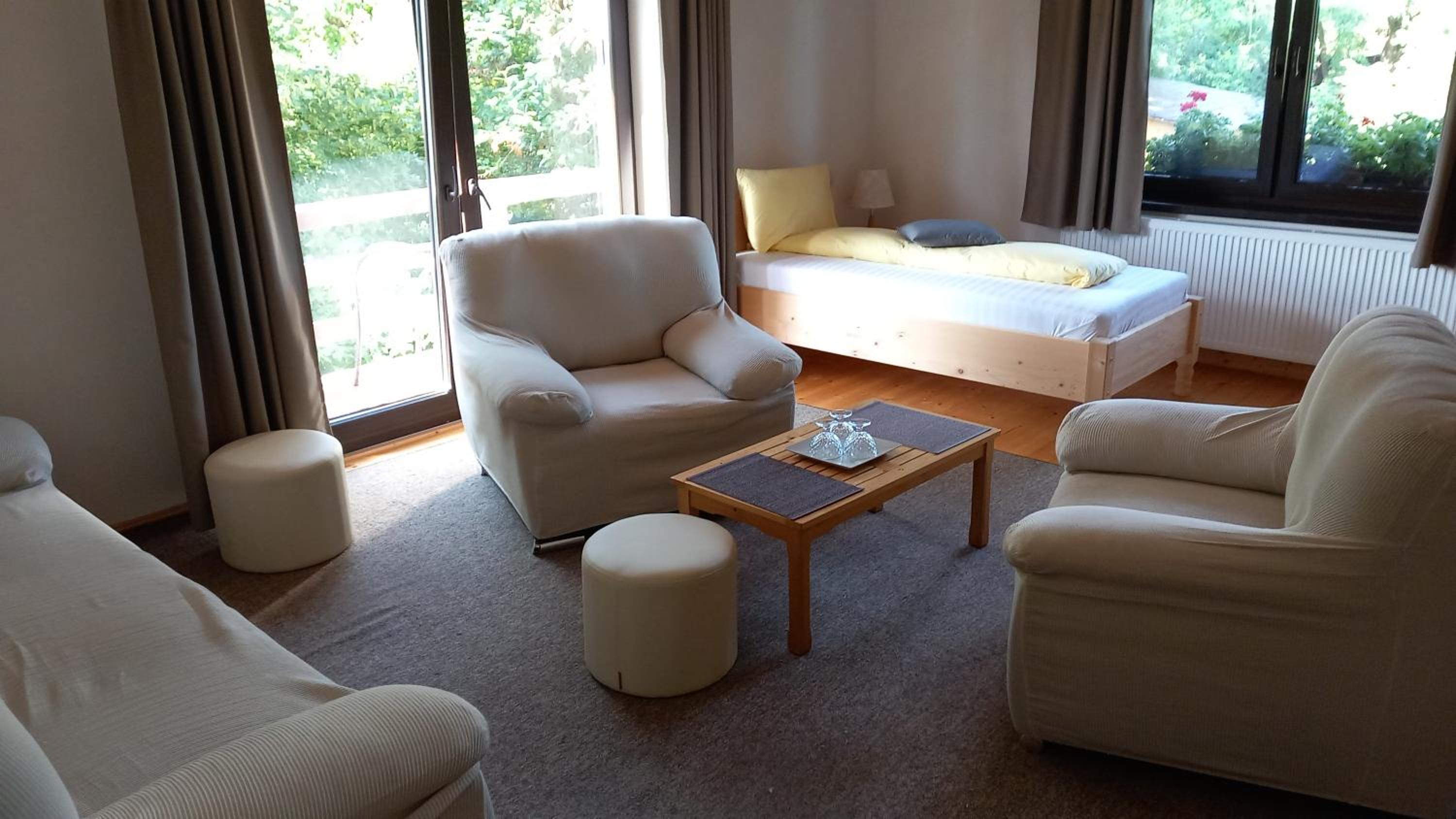 Apartment with Balcony - Photo 10