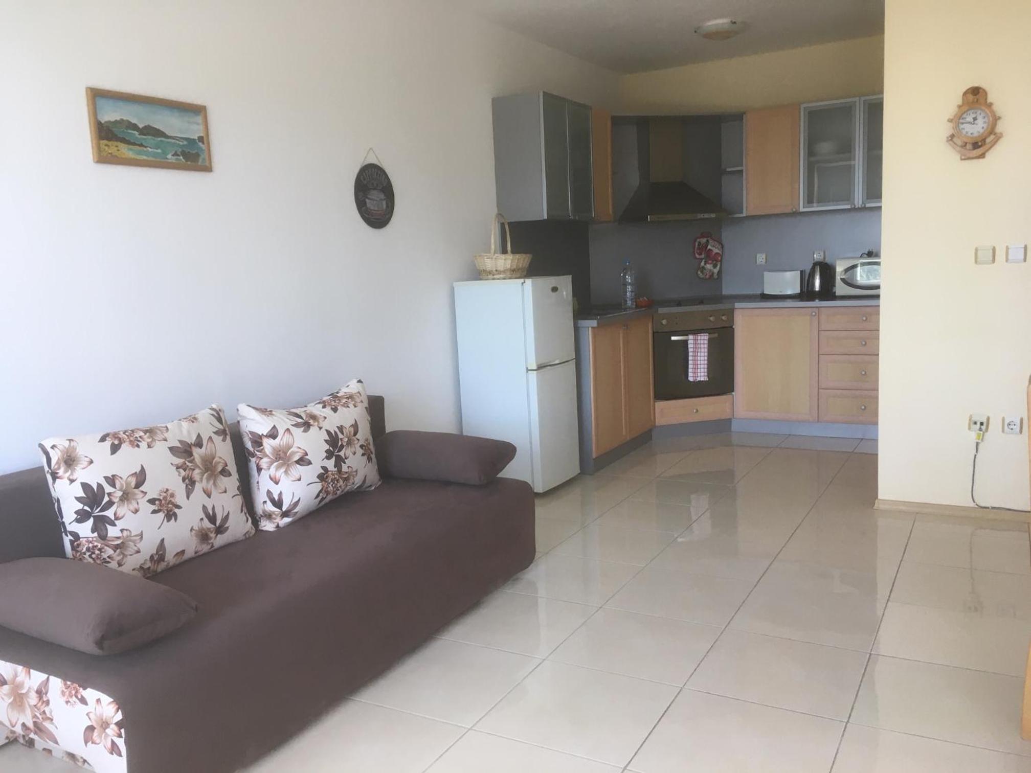 One-Bedroom Apartment with Sea View photo 3