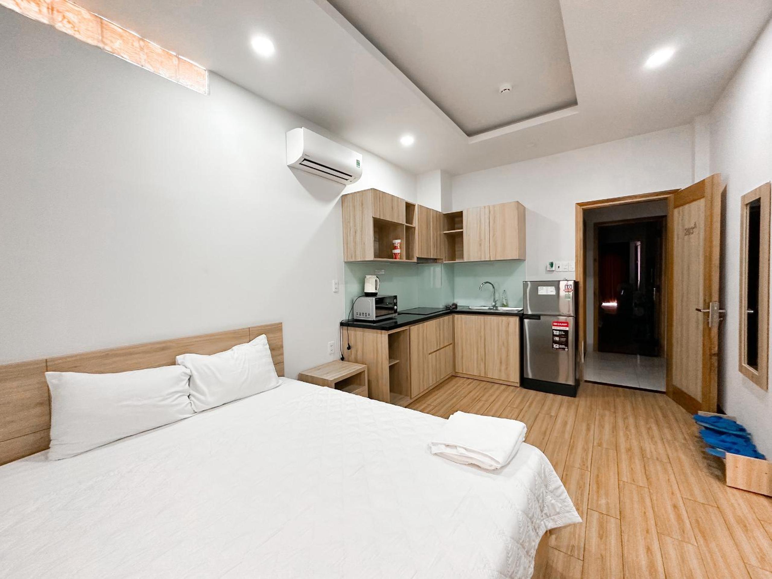 Standard Family Room - Photo 4