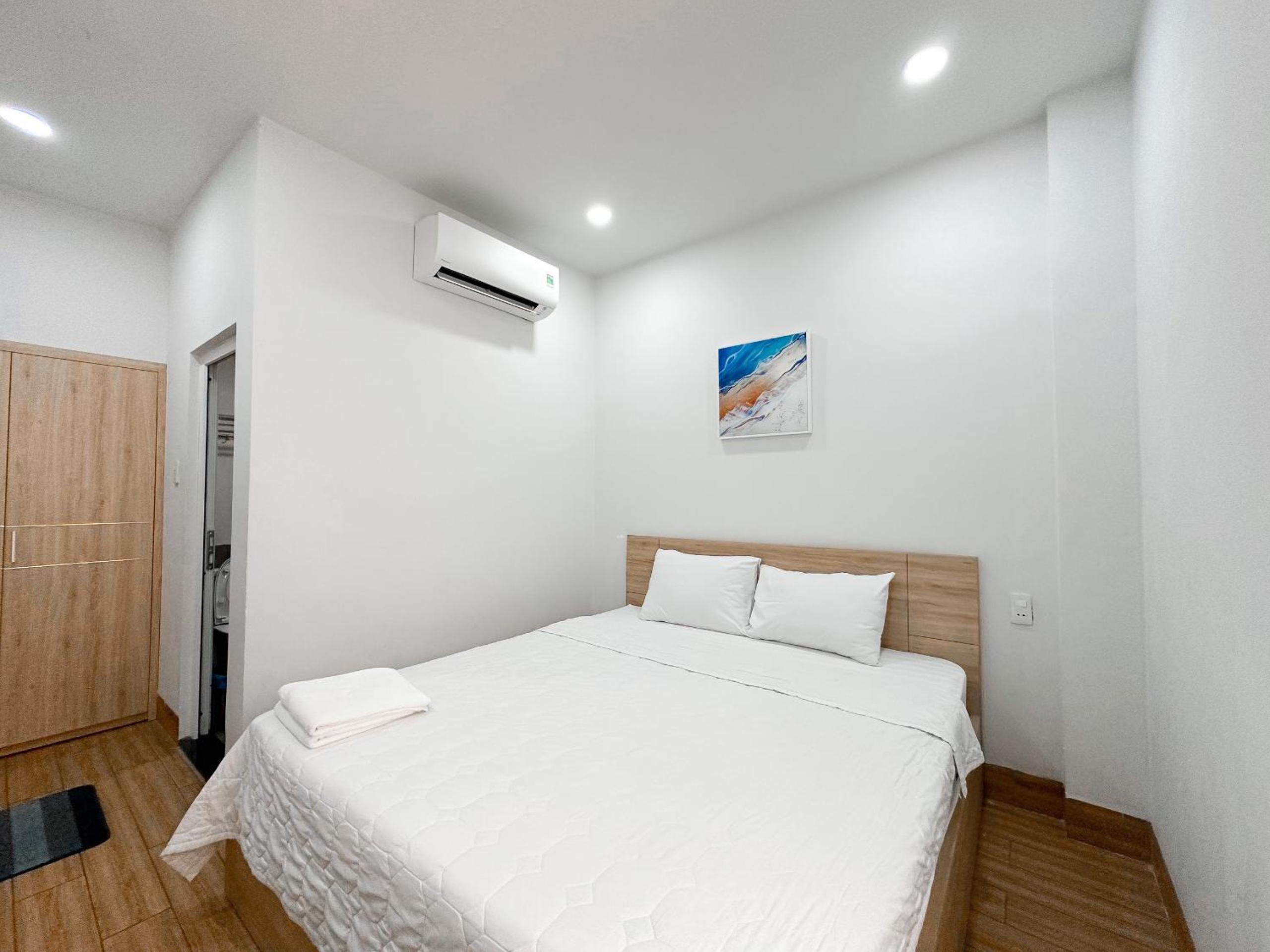 Standard Family Room - Photo 3
