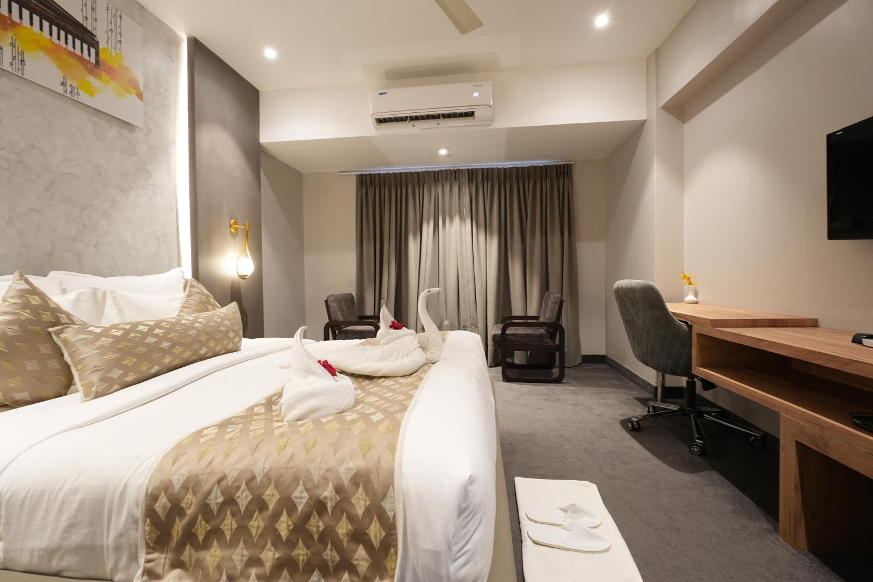 Superior King Room photo 2