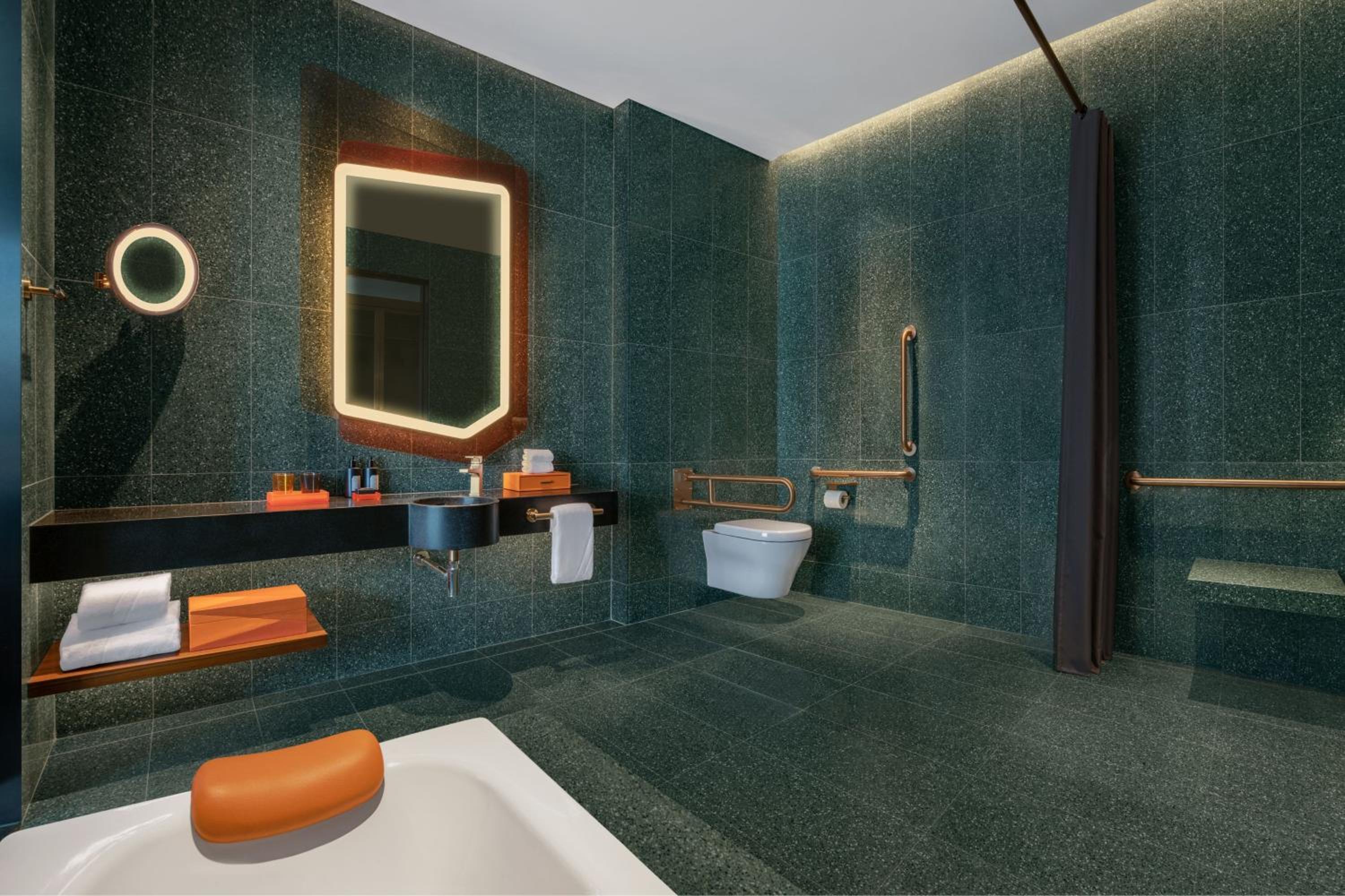 King Room with City View - Photo 4