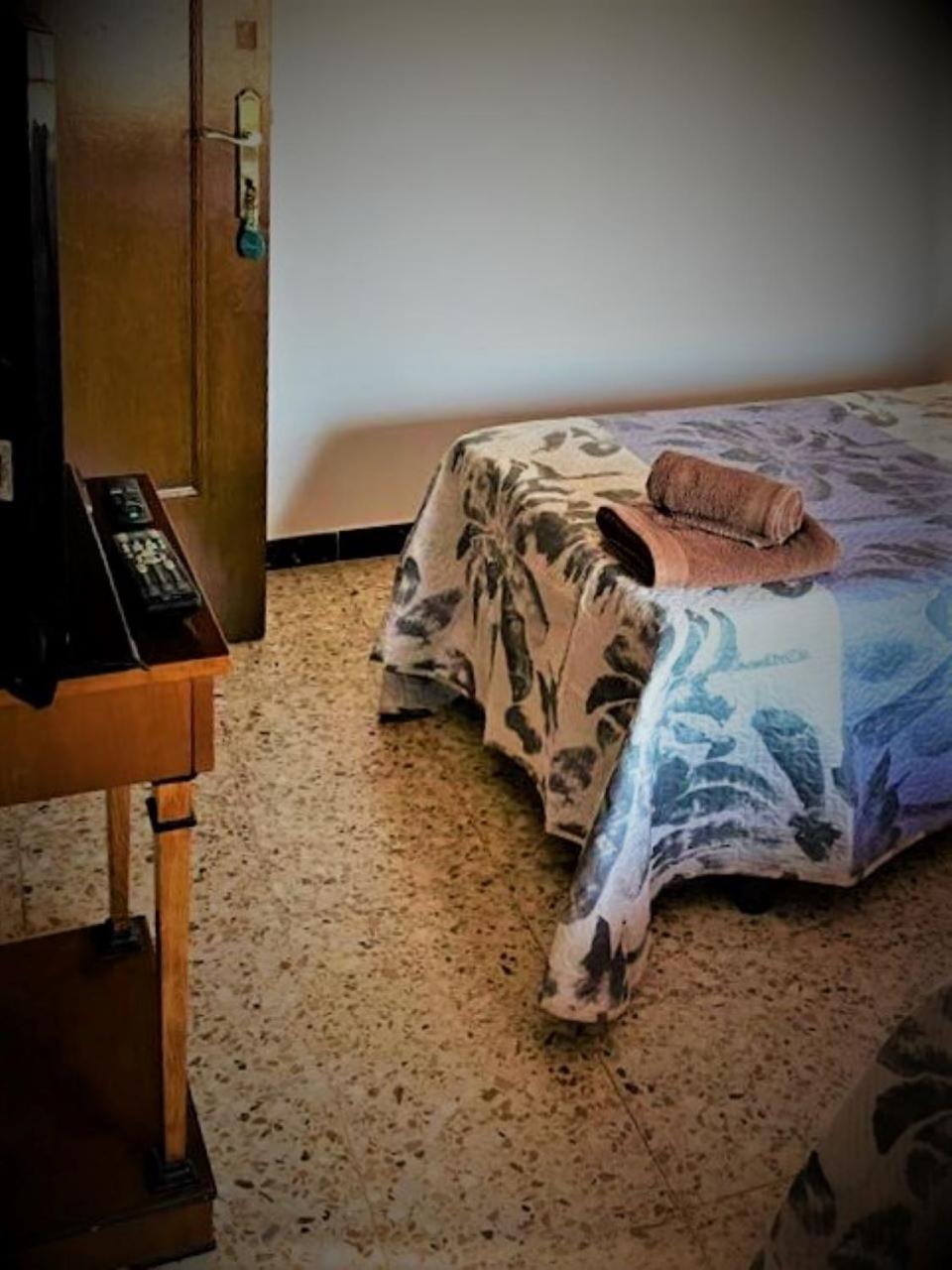 Double or Twin Room with Shared Bathroom photo 3
