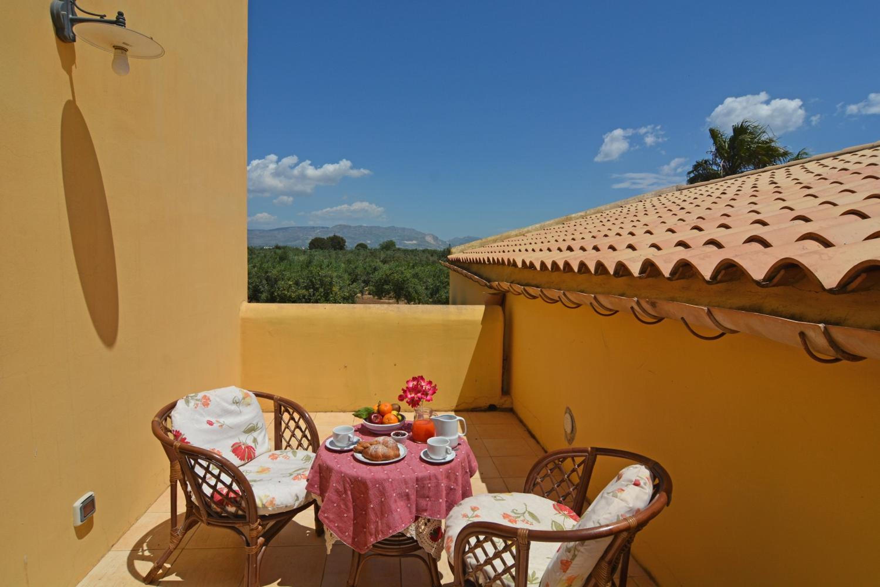 Double Room with Terrace - Photo 2