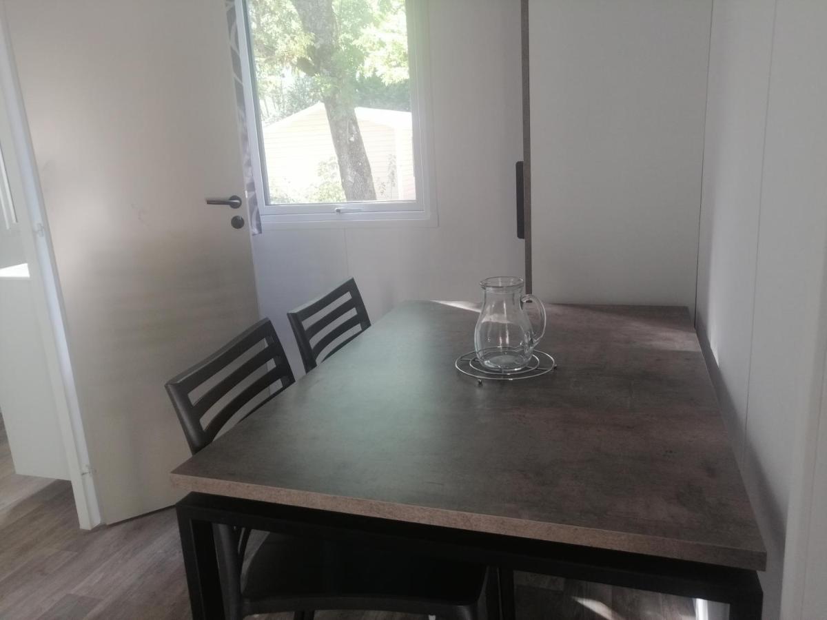 Mobile Home photo 3