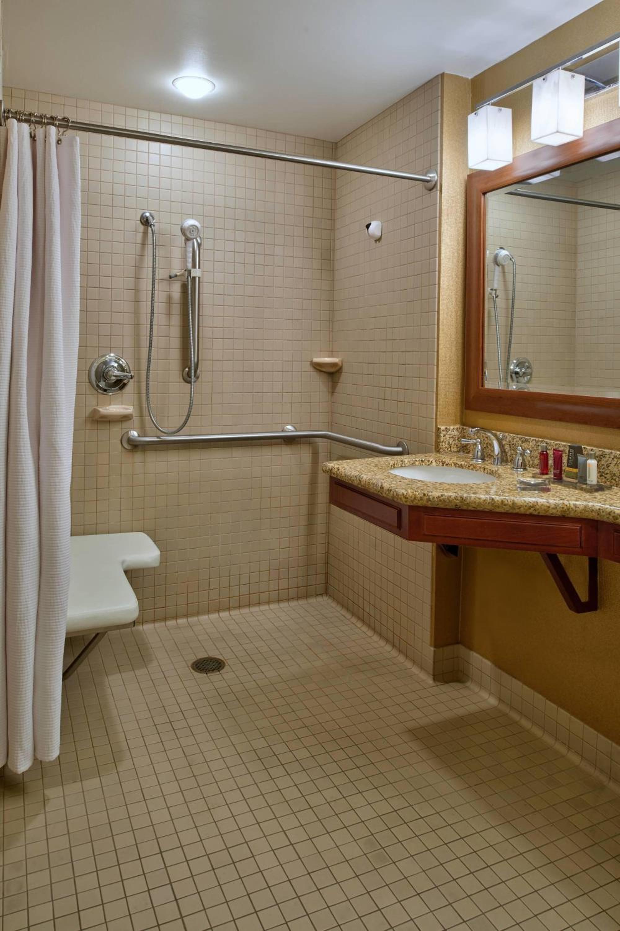 King or Queen Room - Photo 3