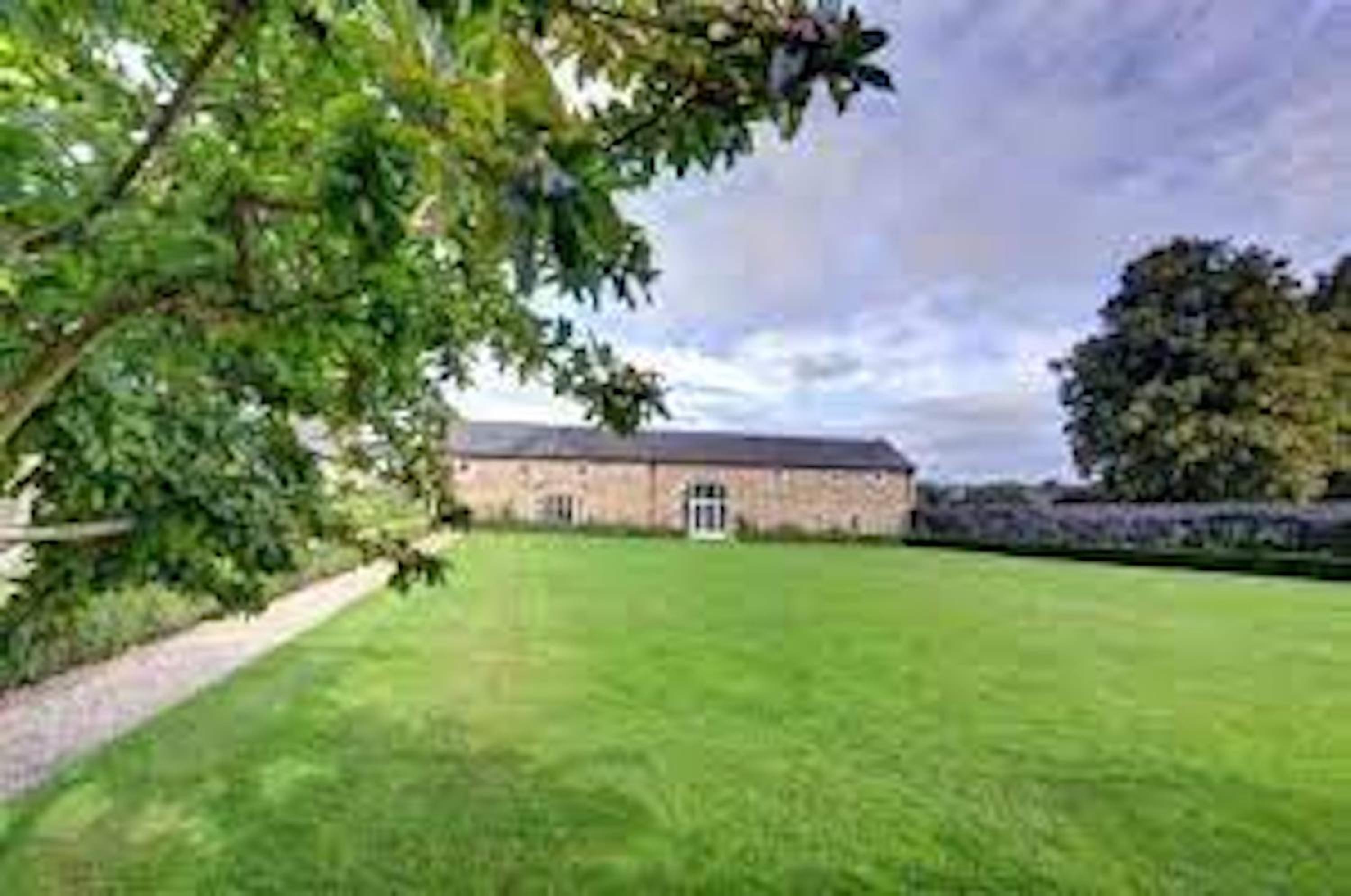 Two-Bedroom House photo 3