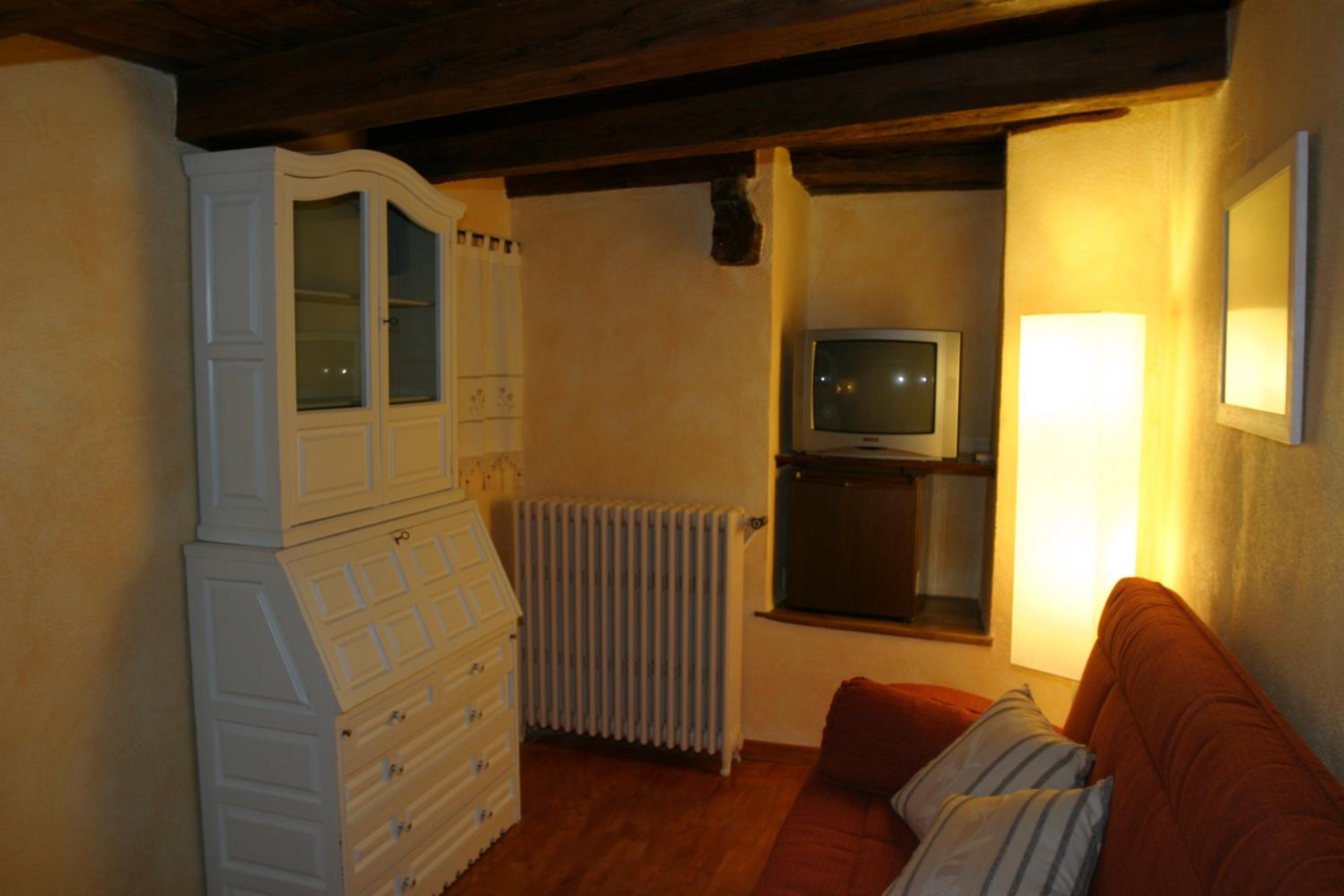 Three-Bedroom House photo 2