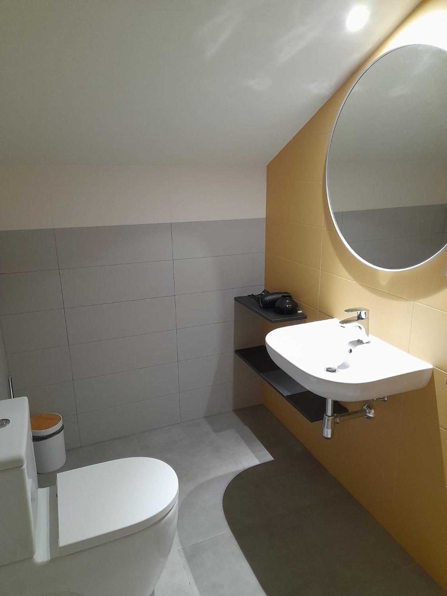 Two-Bedroom Superior Apartment - Photo 7