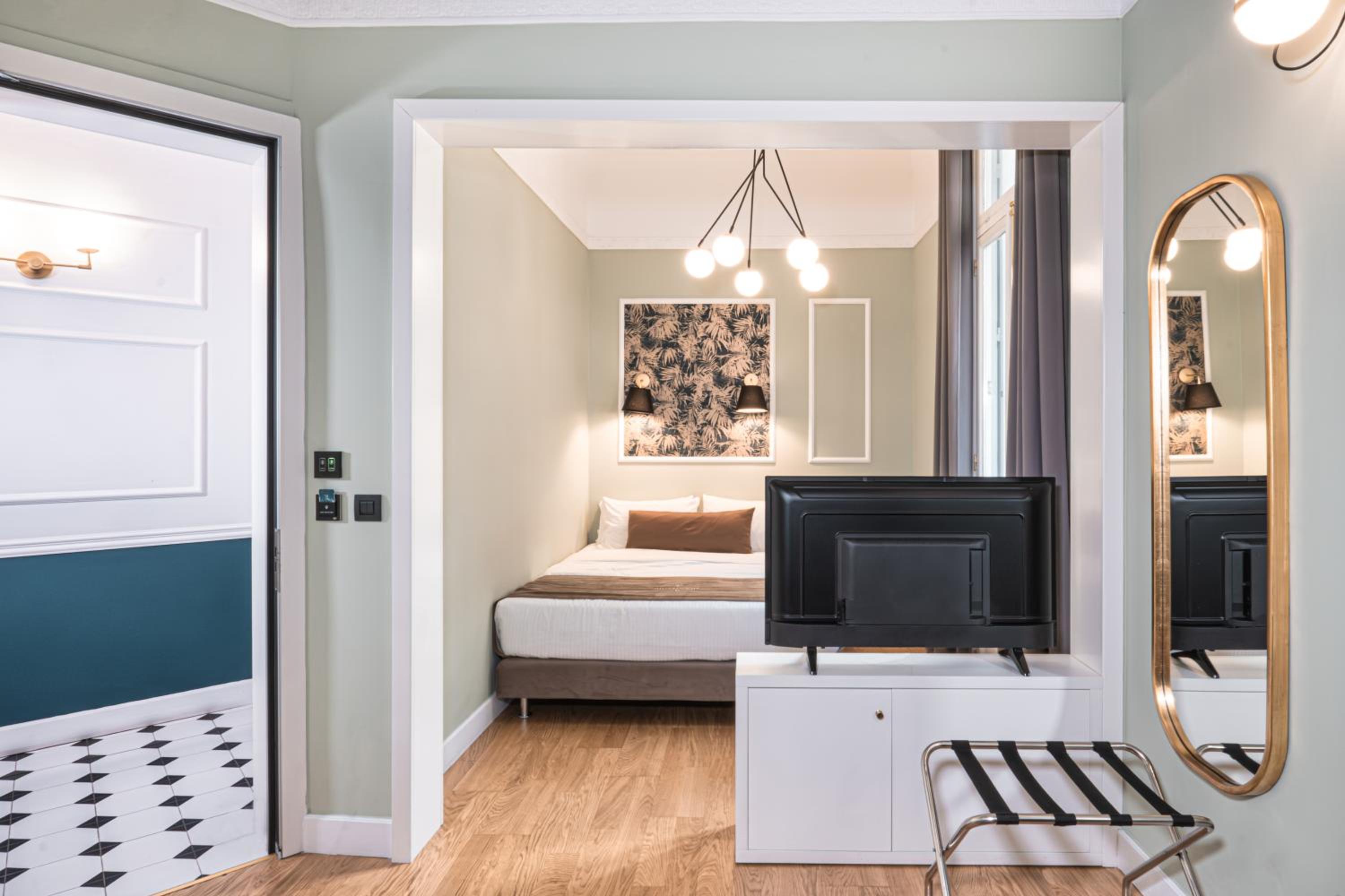 Elegant Double Room photo 1