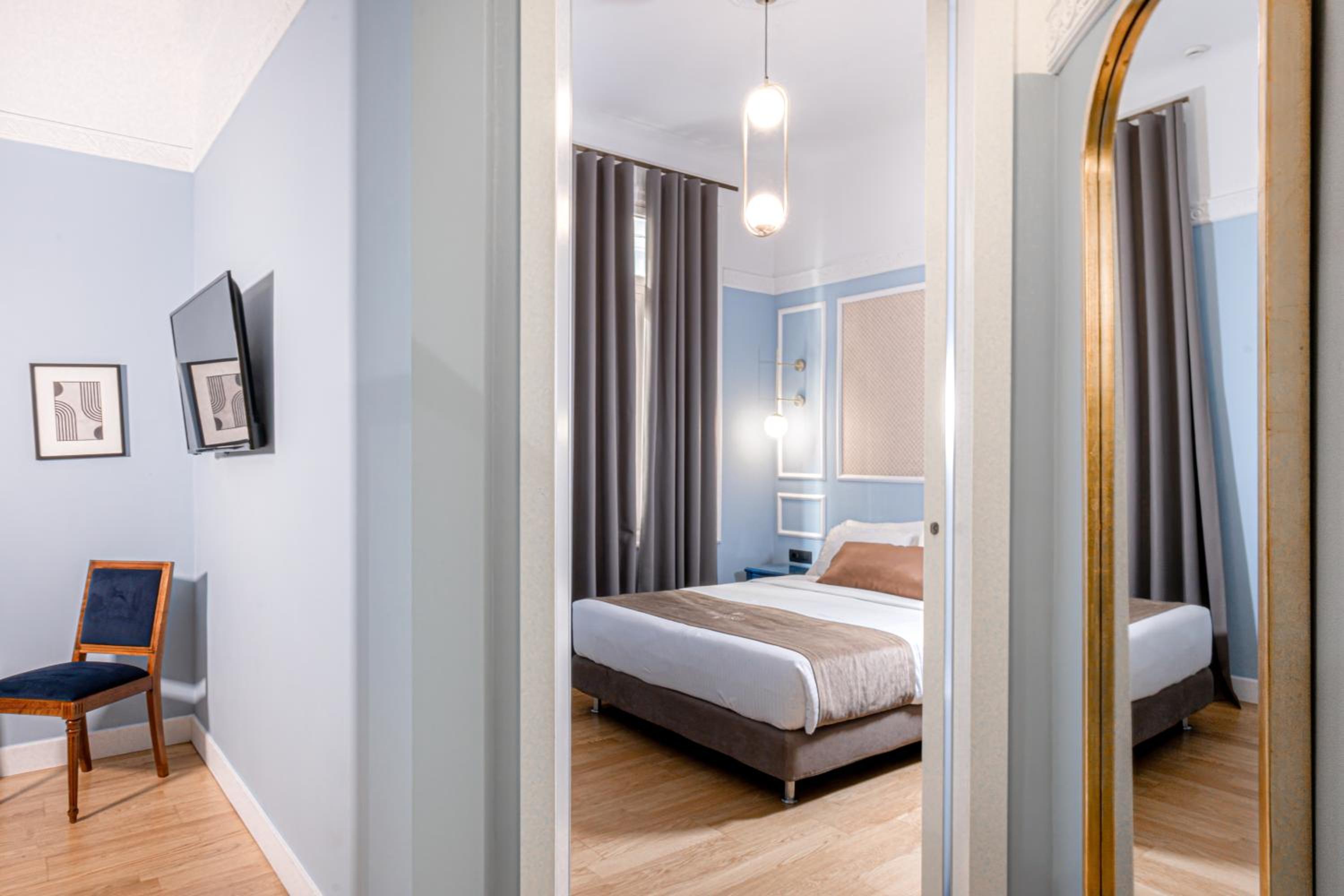 Deluxe Suite photo 3