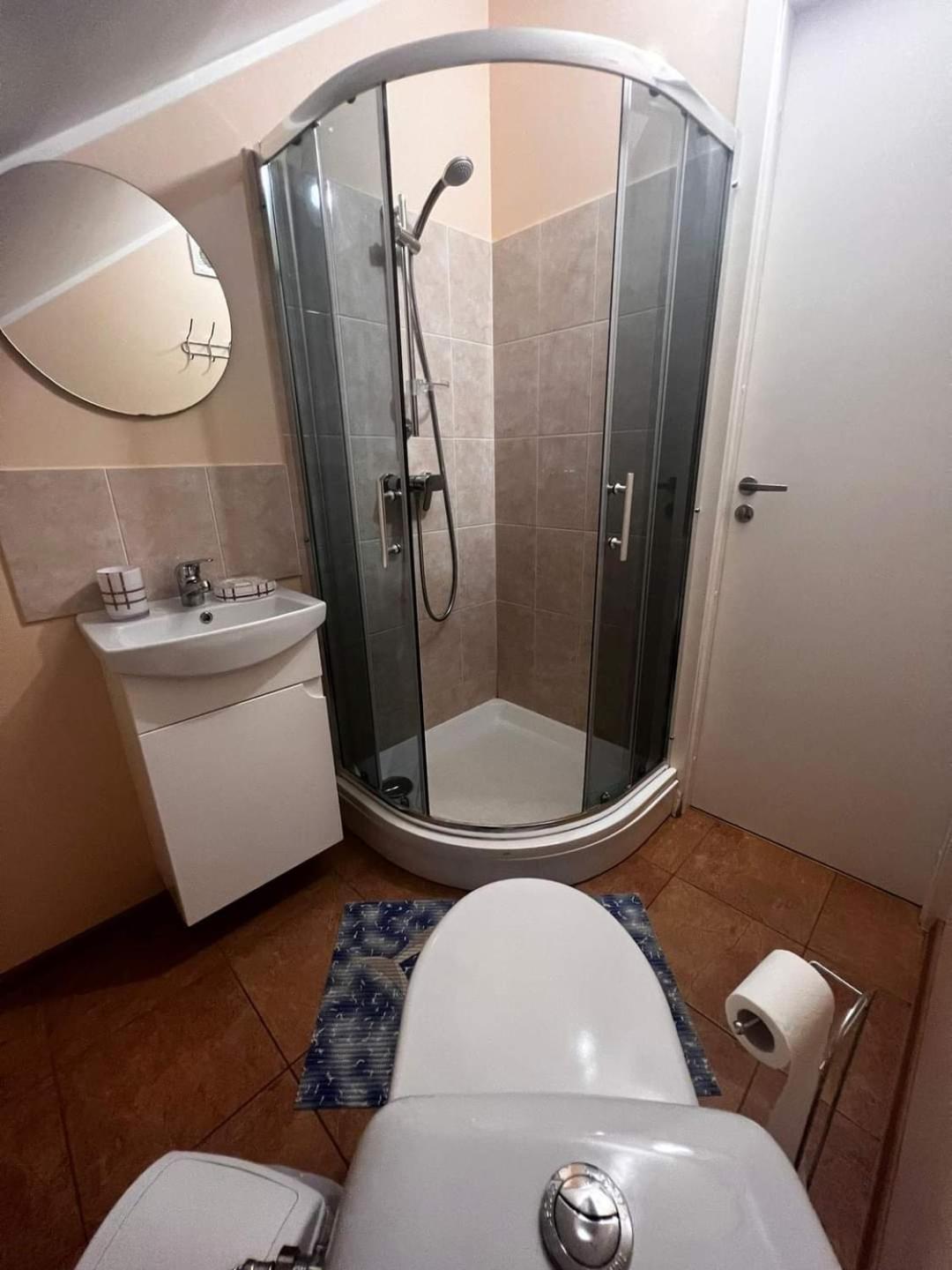 Family Room with Private Bathroom - Photo 7
