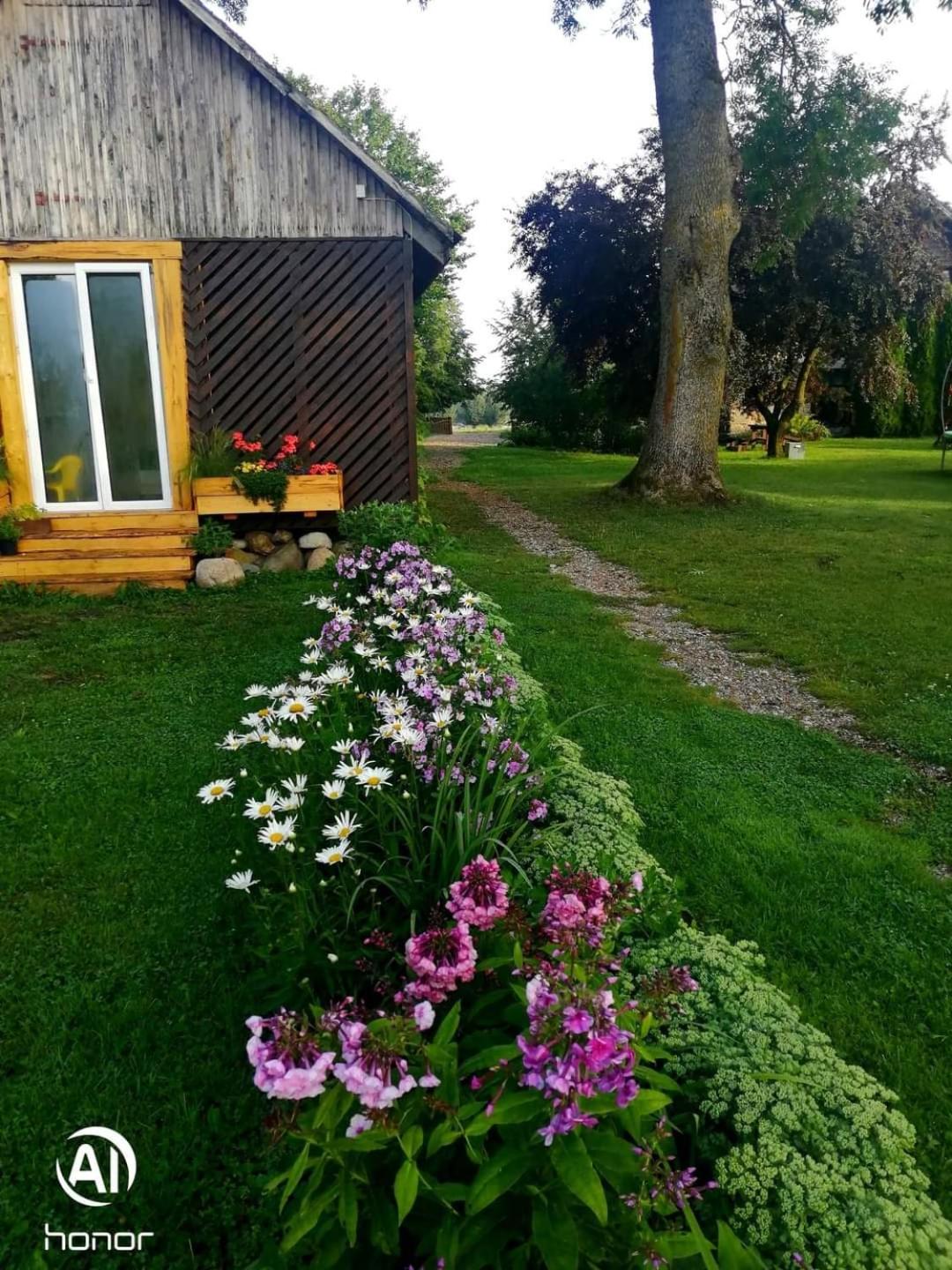 Cottage - Photo 2