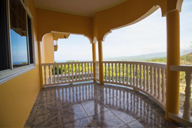 Deluxe Double Room with Balcony and Sea View photo 3