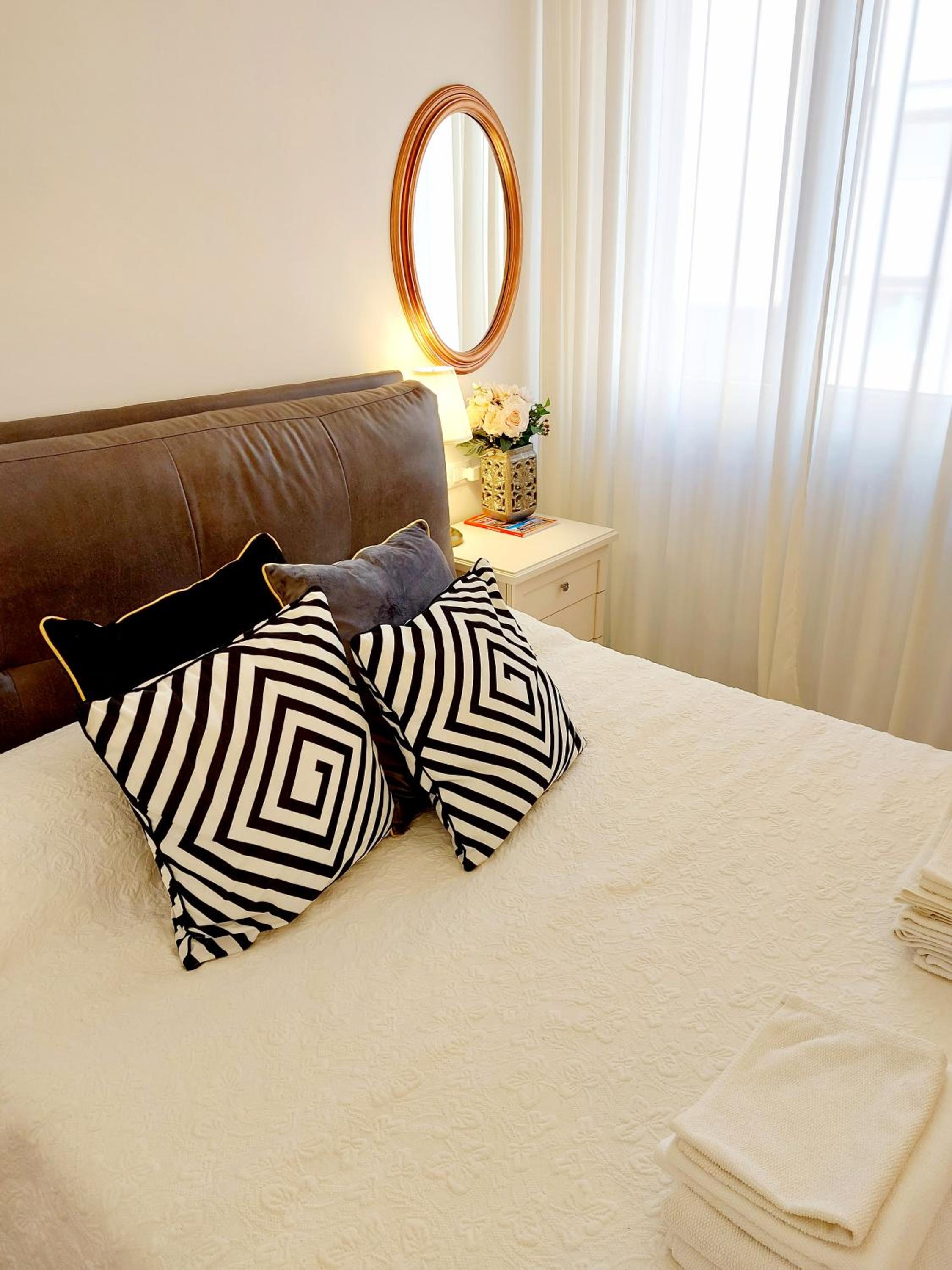 Two-Bedroom Deluxe Apartment with Balcony