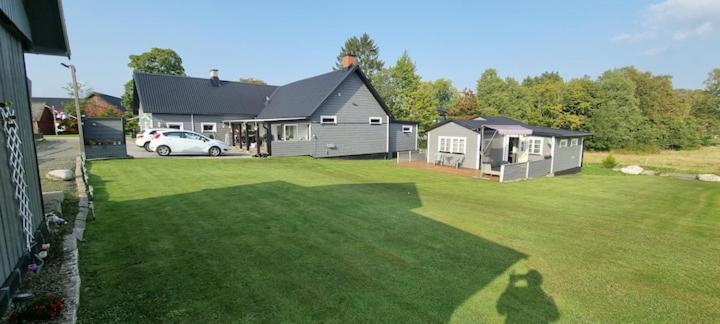 One-Bedroom House - Photo 5